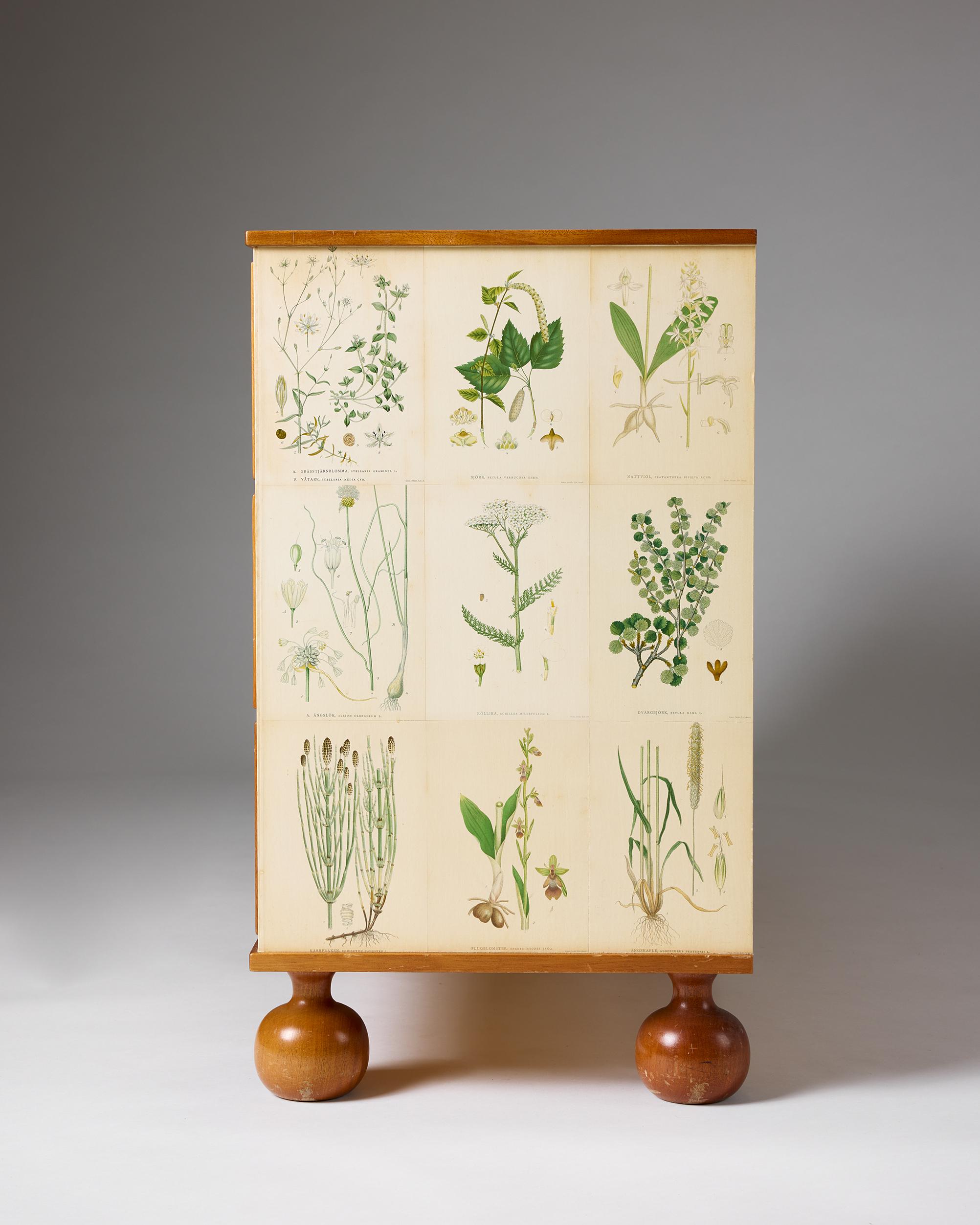 Chest of drawers 'Flora' model 1050 designed by Josef Frank for Svenskt Tenn In Good Condition For Sale In Stockholm, SE