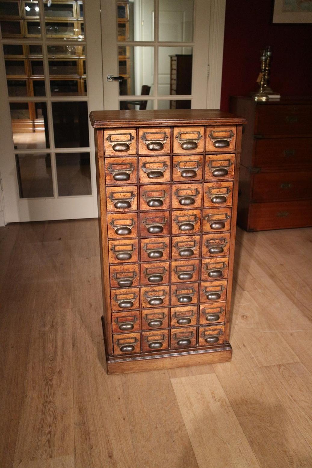 Small drawer unit
Beautiful antique chest of drawers of fruit wood with 36 drawers. Beautiful patina
Origin: England
Period: approx. 1900
Size: 53 cm x 31 cm x H 100 cm.