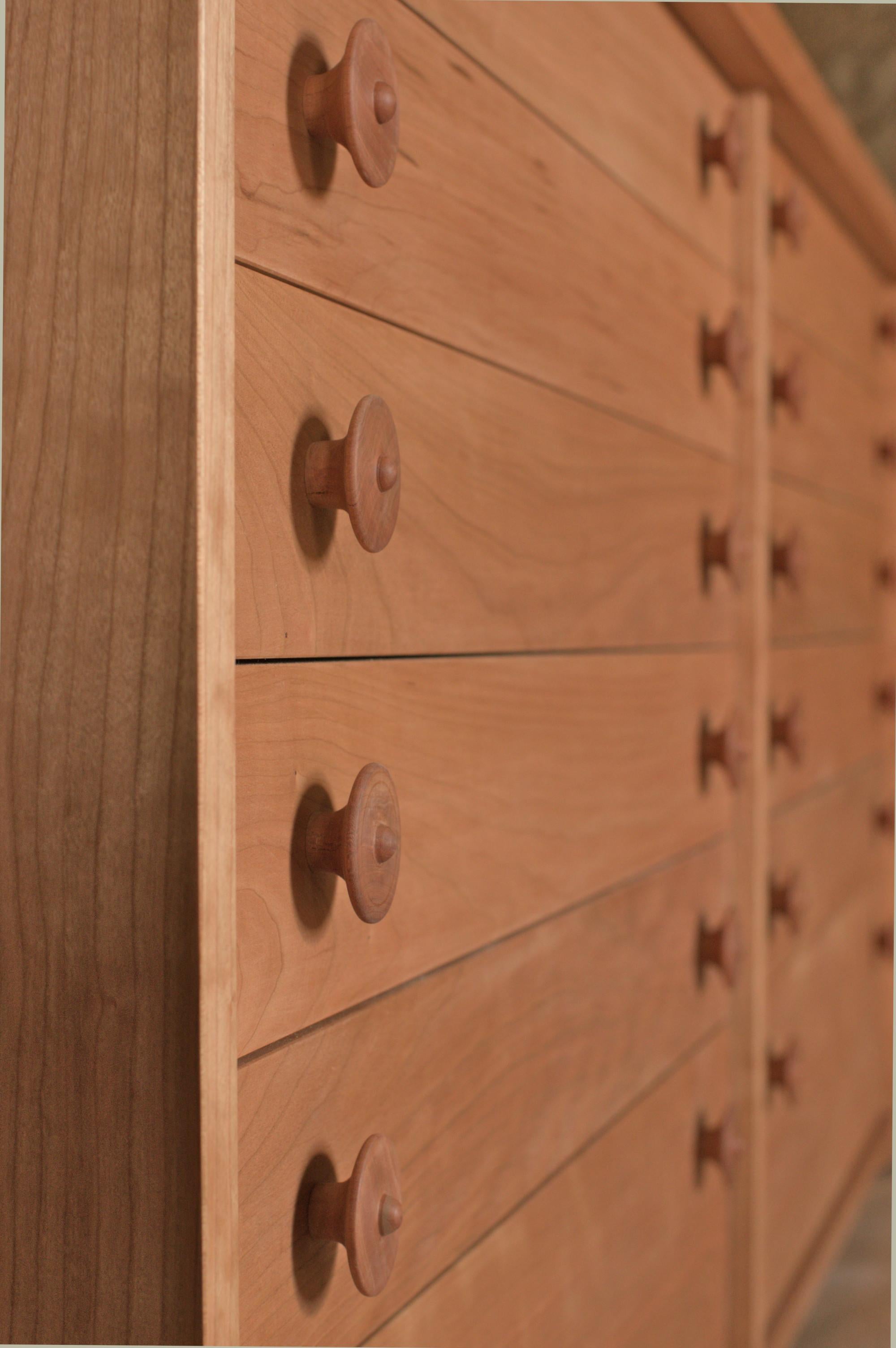 Handcrafted Black Cherry Chest of Drawers with Joinery by Frank Buschmann In condizioni Nuovo in vendita a Carnota, A Coruña, Galicia