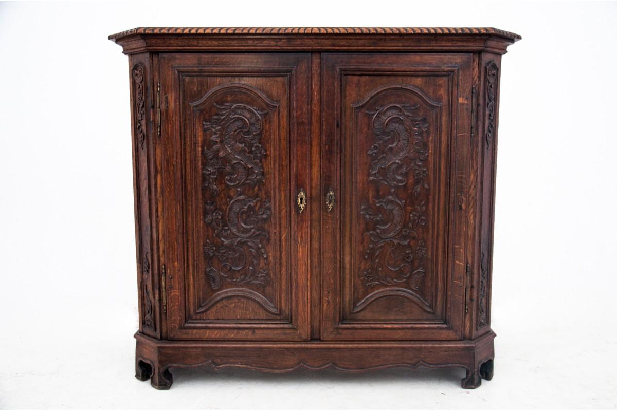 Renaissance Chest of drawers, France, circa 1880. For Sale