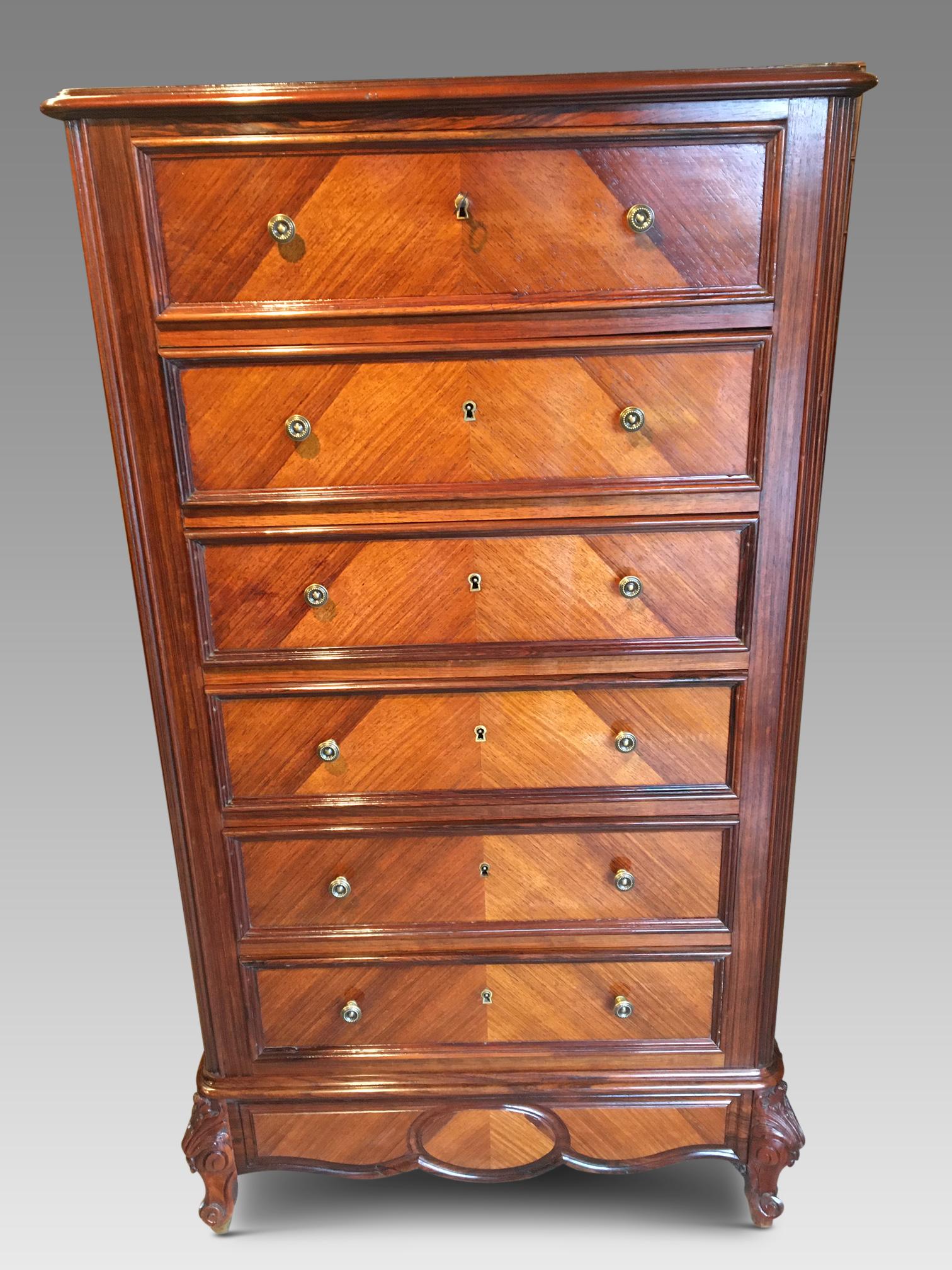 Attractive tall 19th century walnut chest drawers on stylish cabriole legs, French, circa 1880.
Frequently referred to as a Semainier, this delightful chest is in excellent condition, having been
cleaned and wax polished in our workshop, ensuring