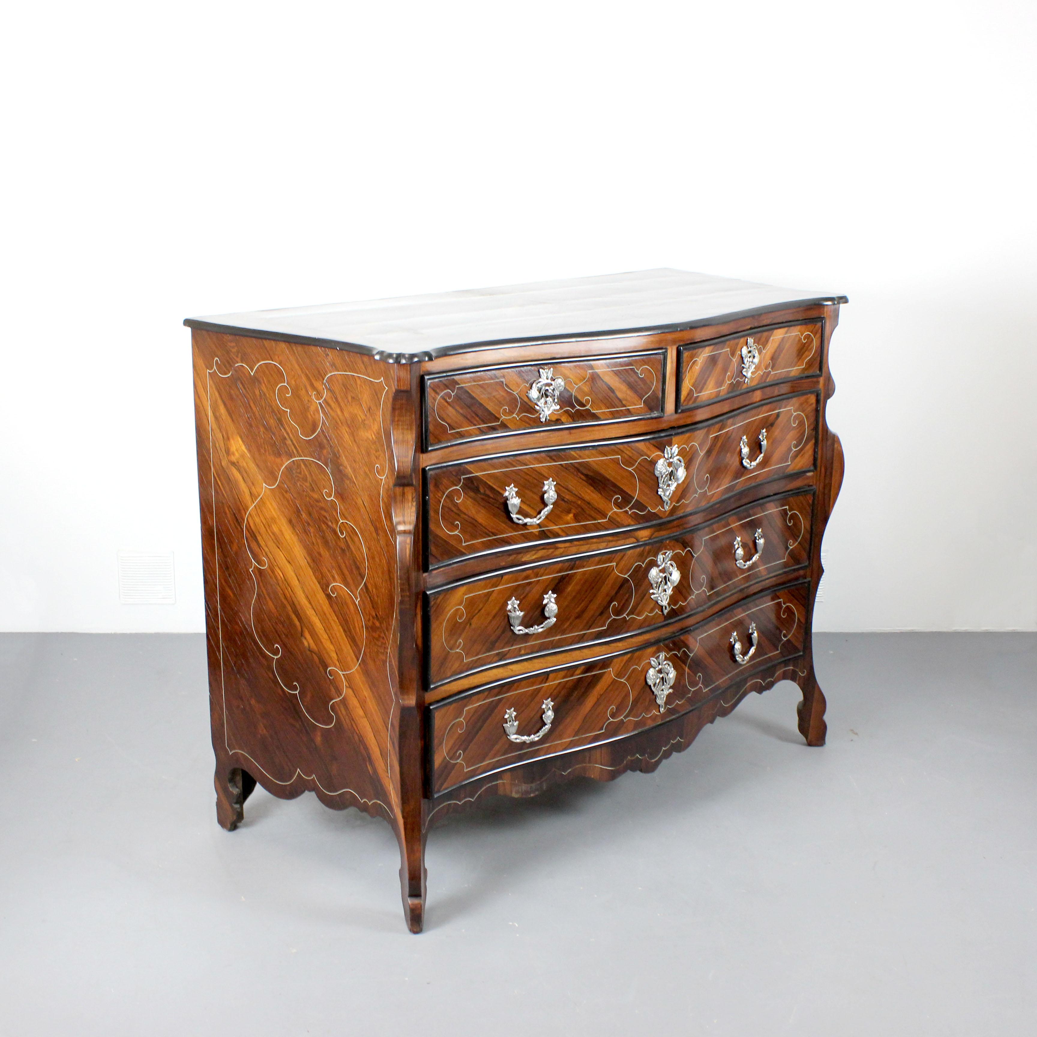 Chest of drawers. From Mallorca, Spain; second half of the 18th century. In Good Condition For Sale In Madrid, España