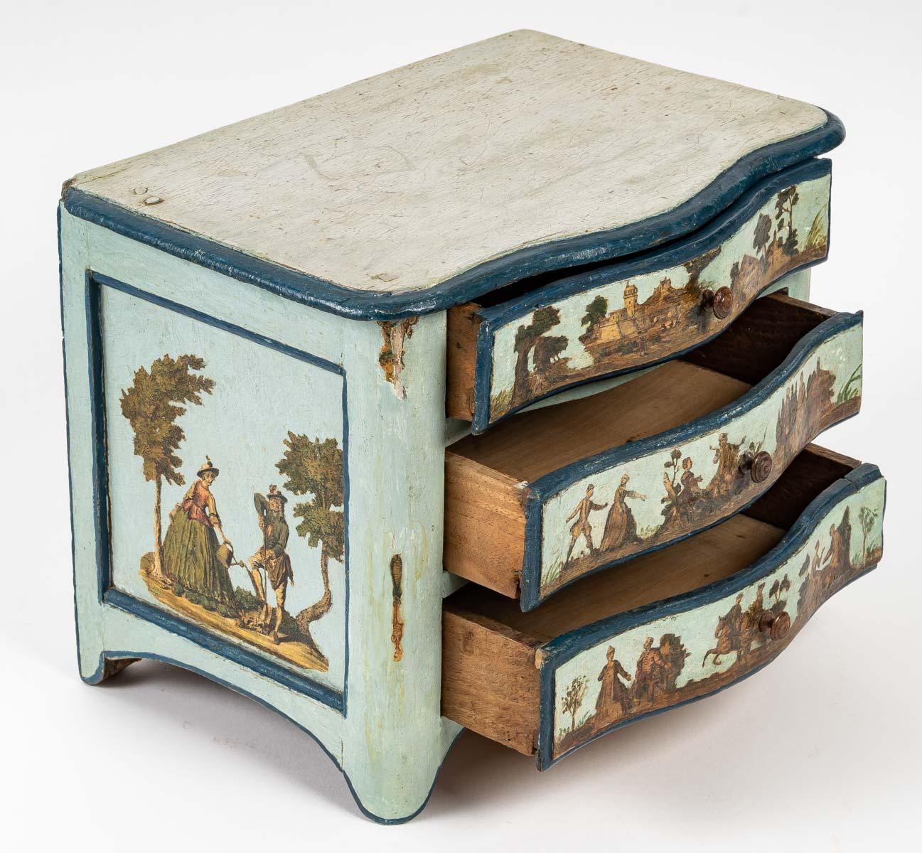 Wood Chest of Drawers from the End of the 18th Century For Sale
