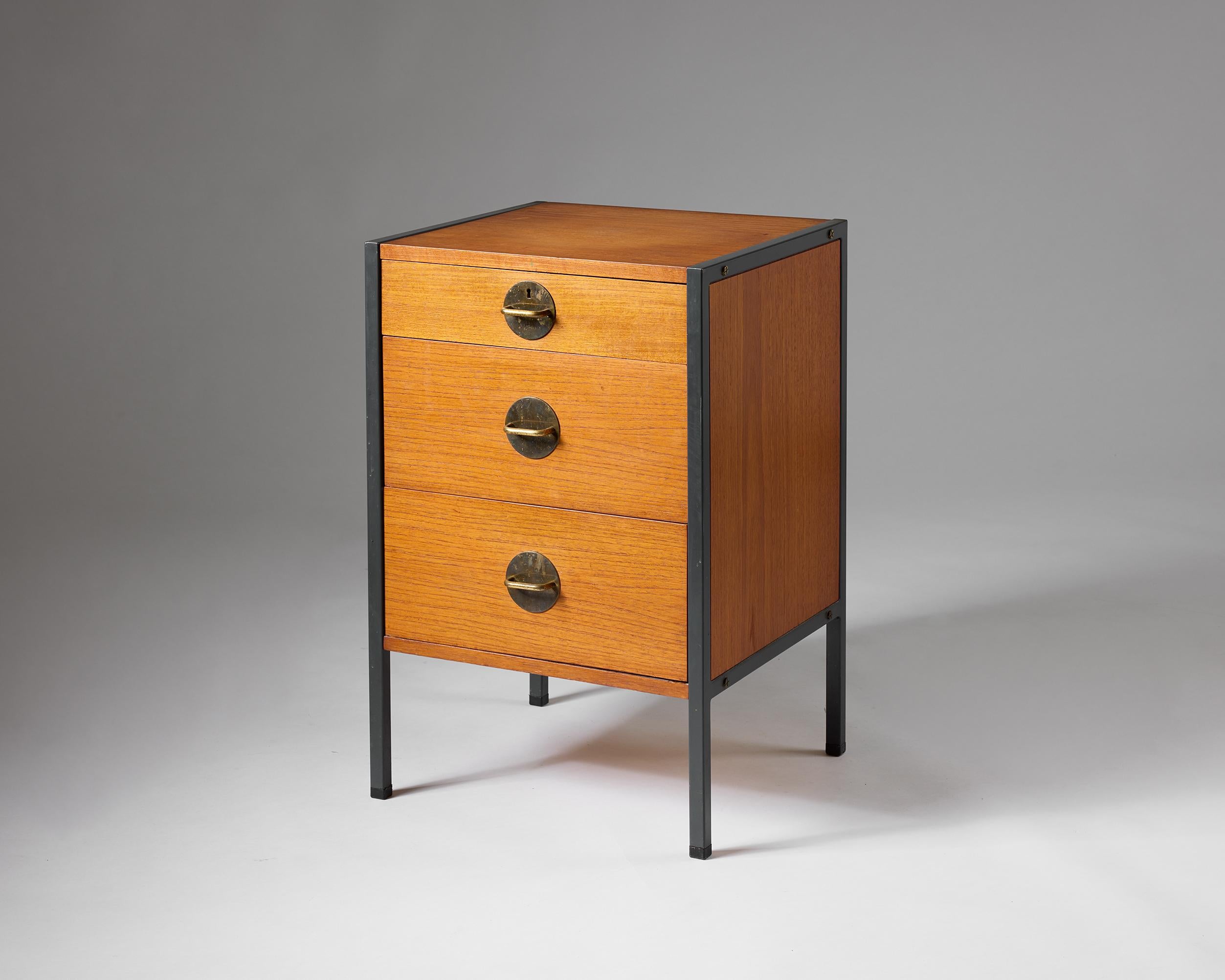 Chest of drawers from the “Triva” series designed for Nordiska Kompaniet, Sweden, 1950s. This minimalist Scandinavian piece reflects the refined functionality and balanced aesthetics of mid-century Swedish design. The chest features a teak-veneered