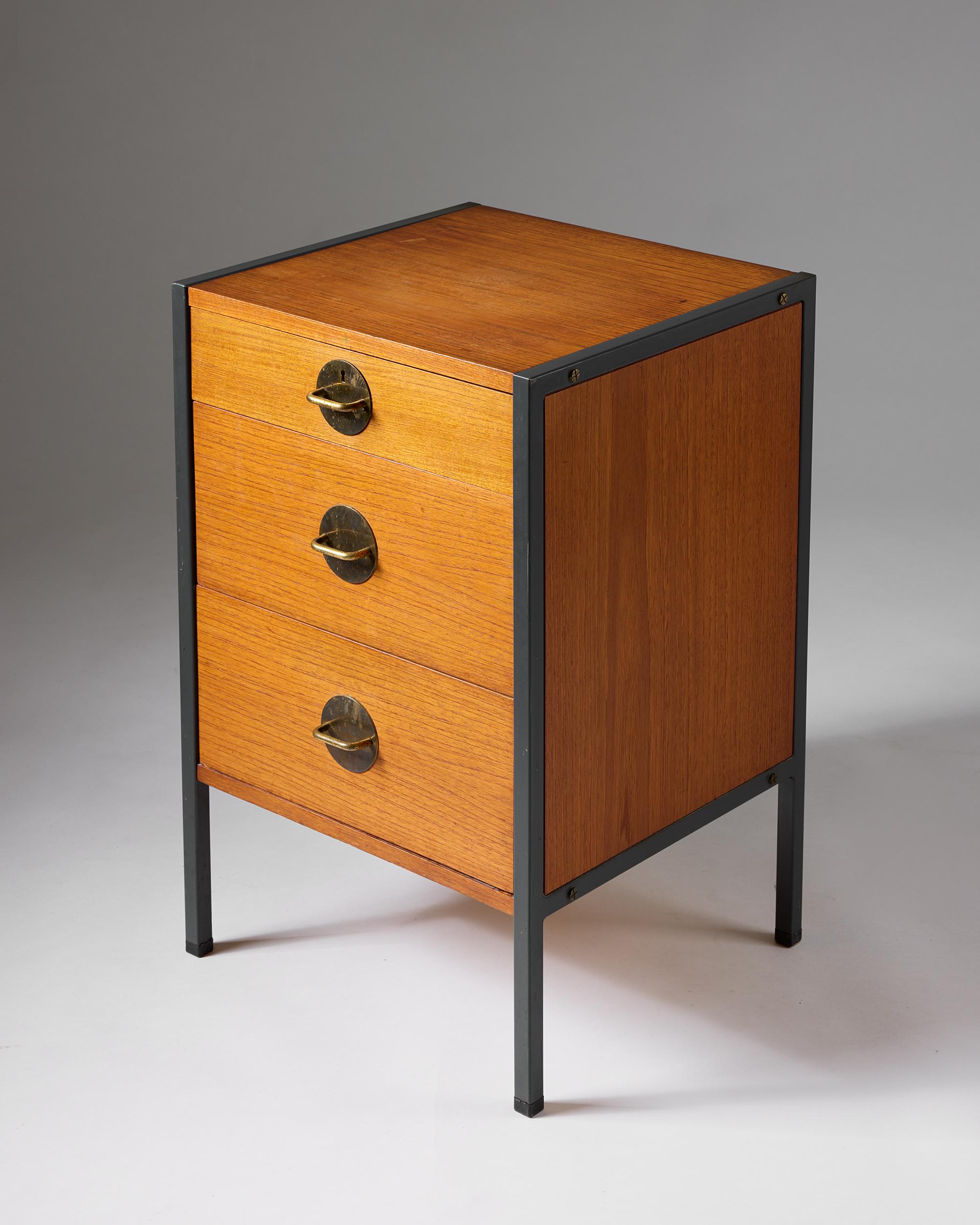 Veneer Chest of drawers from the 'Triva' series designed for Nordiska Kompaniet, Sweden For Sale