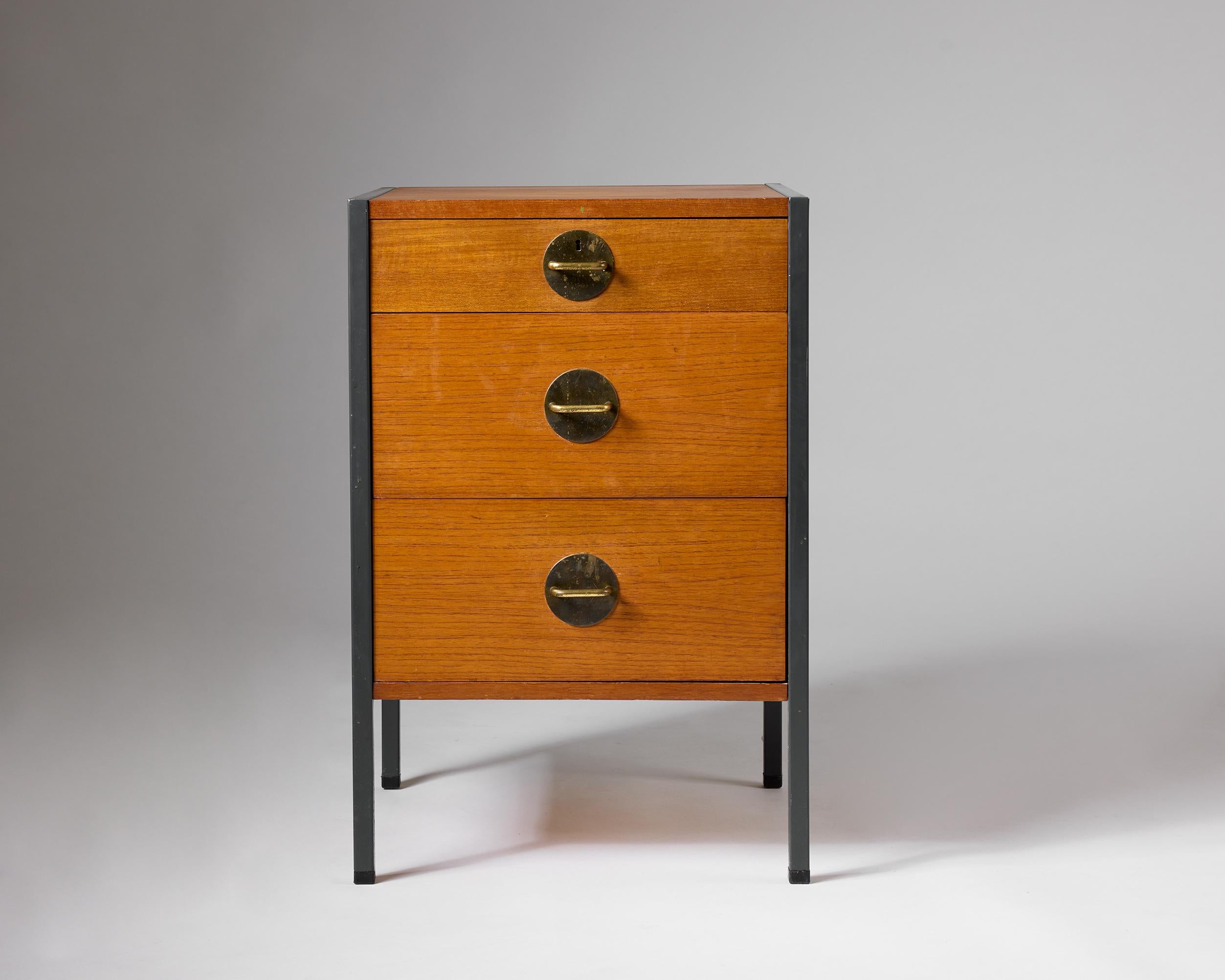 Chest of drawers from the 'Triva' series designed for Nordiska Kompaniet, Sweden In Good Condition For Sale In Stockholm, SE