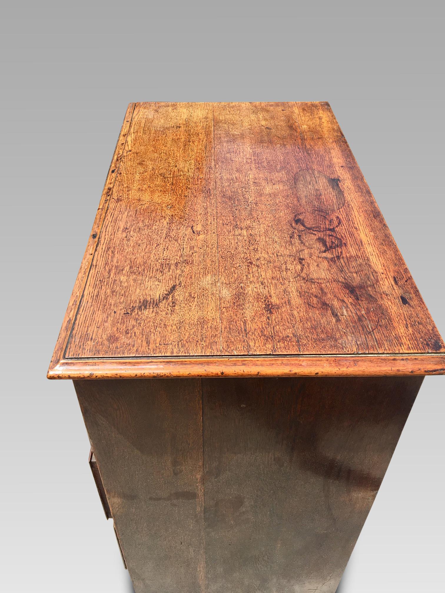 Hand-Crafted Chest of Drawers, Georgian Oak English, circa 1790 For Sale