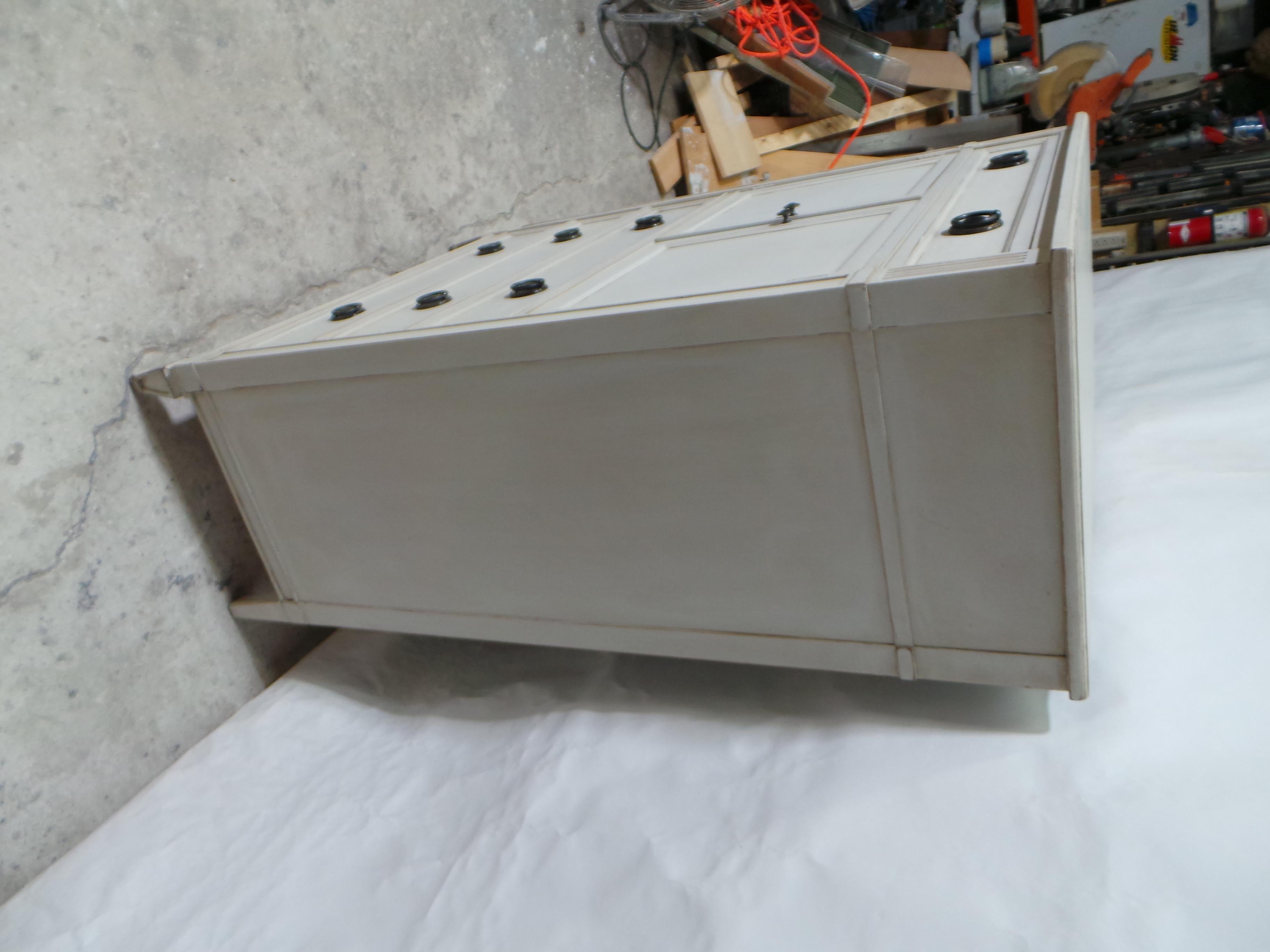 Svedese Cassettiera in stile gustaviano in vendita