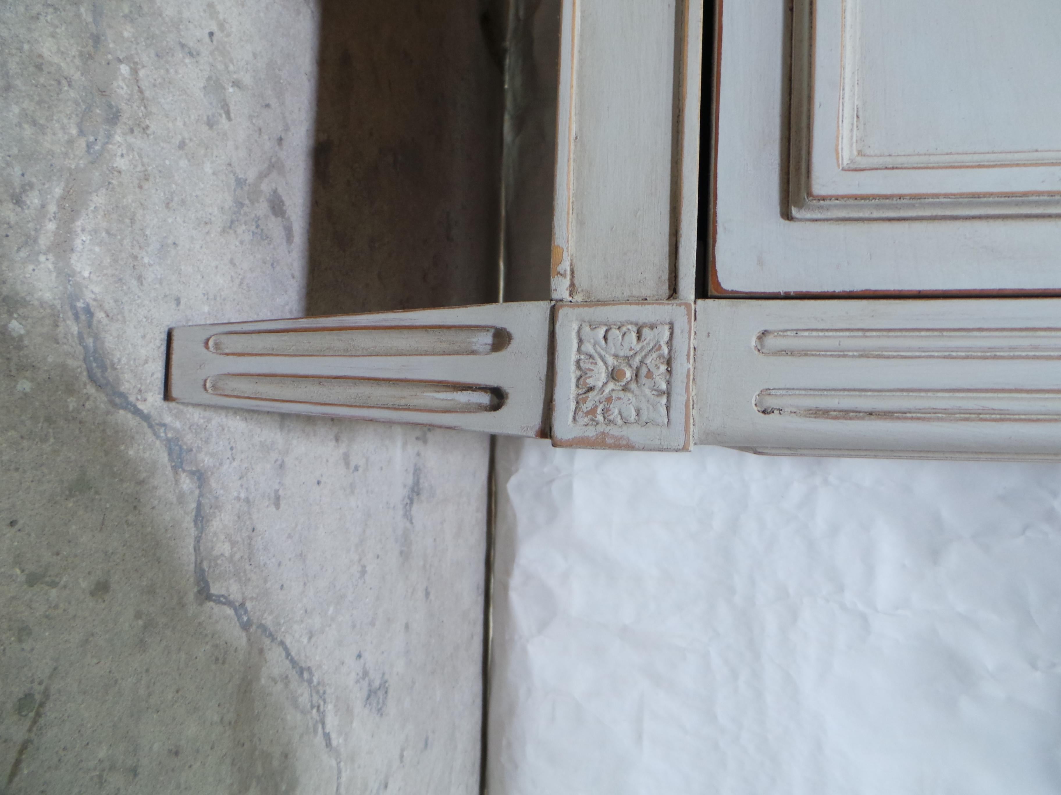 Legno Cassettiera in stile gustaviano in vendita