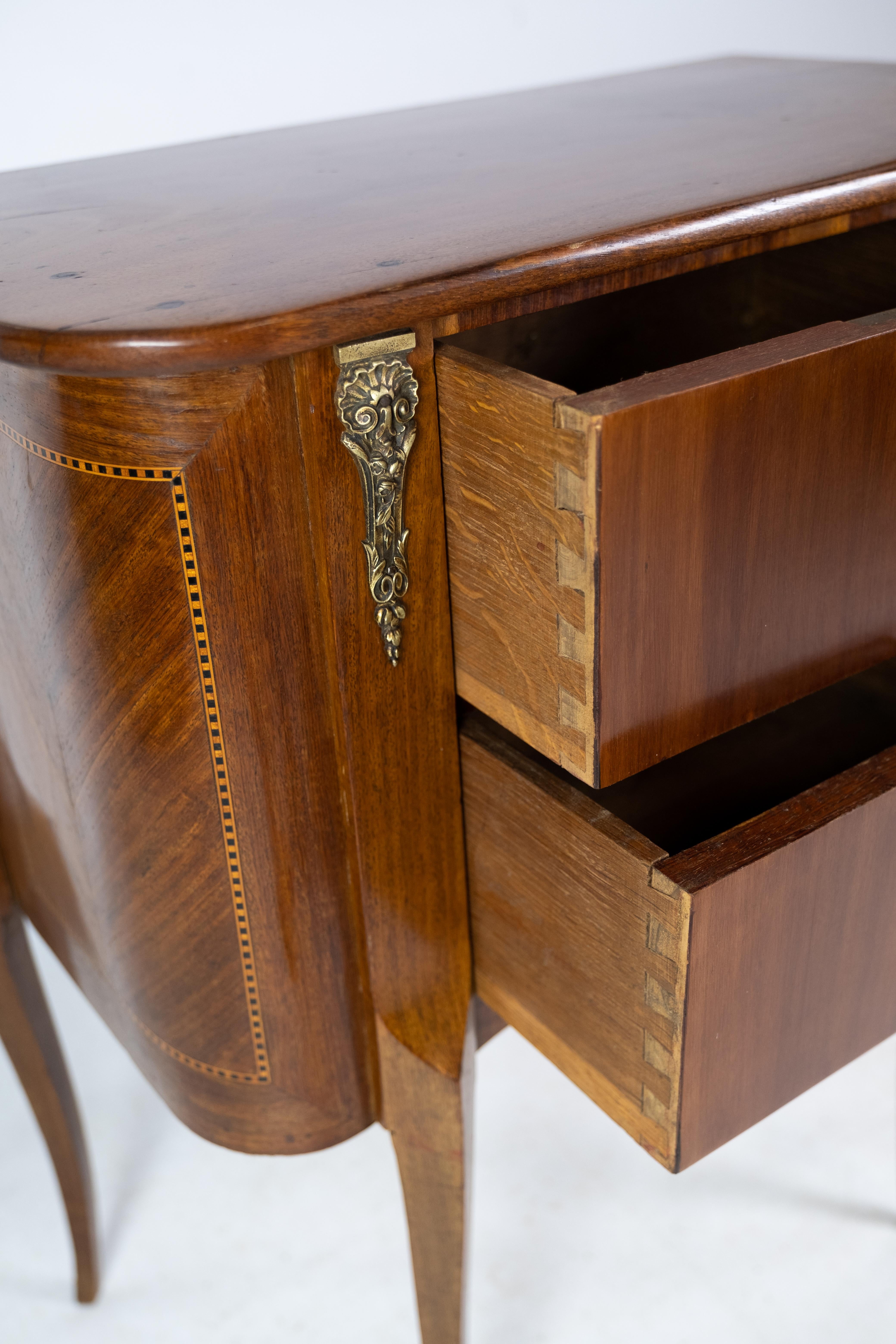 Small chest of drawers in hand-polished mahogany from around the 1890s

This product will be inspected thoroughly at our professional workshop by our educated employees, who assure the product quality.