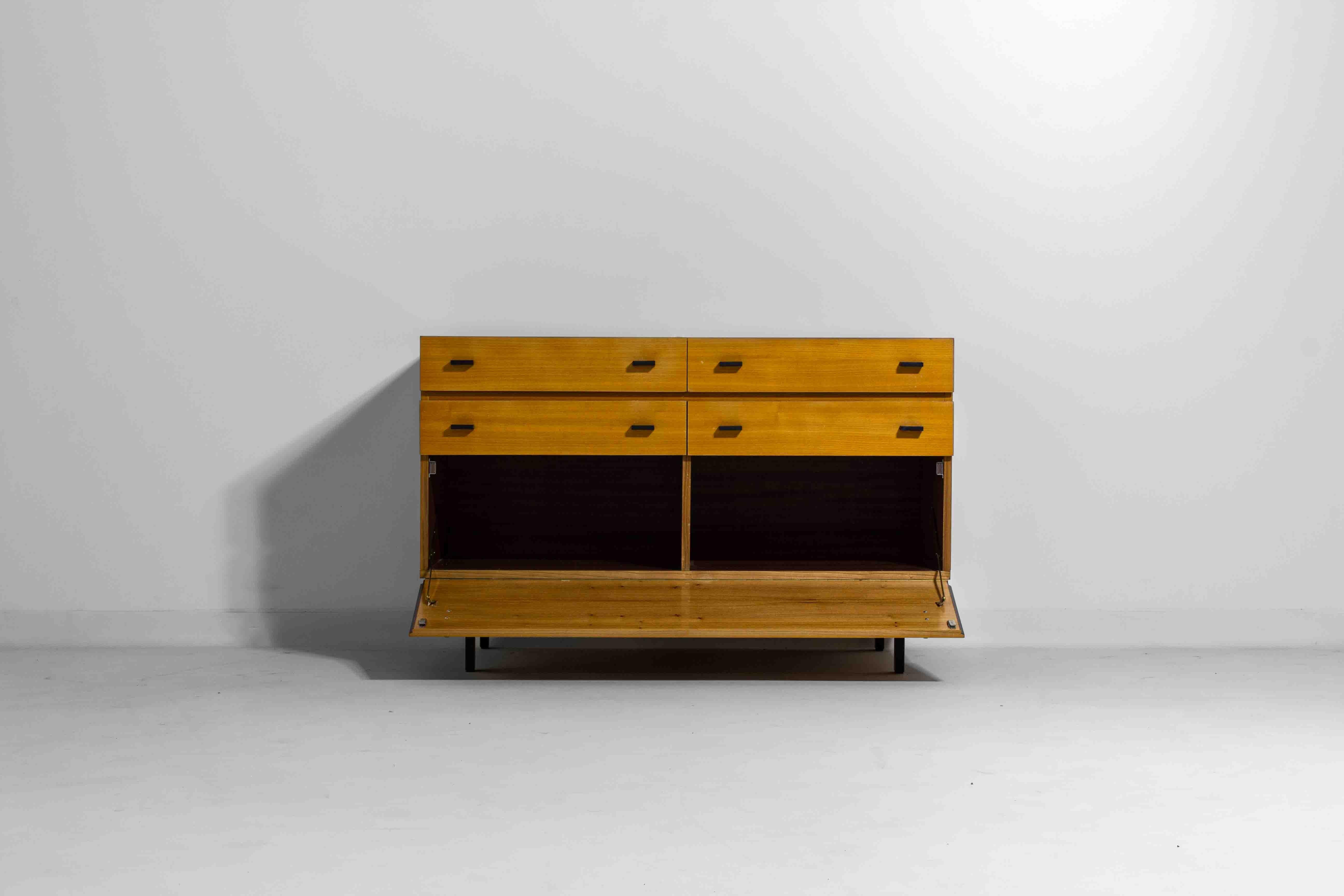 Commode en bois de hêtre par Roger de Winter, Belgique, années 1960 en vente 1