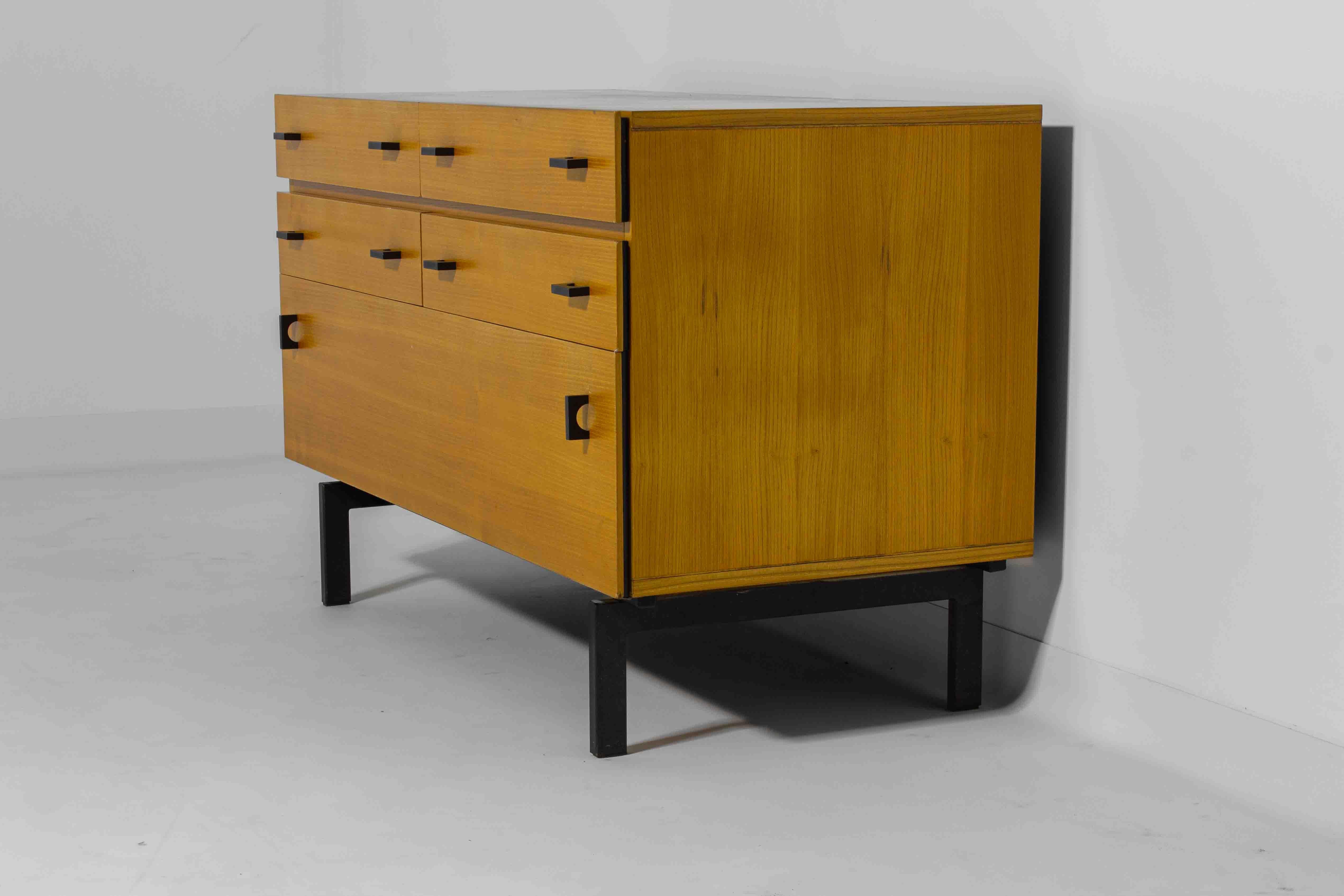 Commode en bois de hêtre par Roger de Winter, Belgique, années 1960 en vente 2