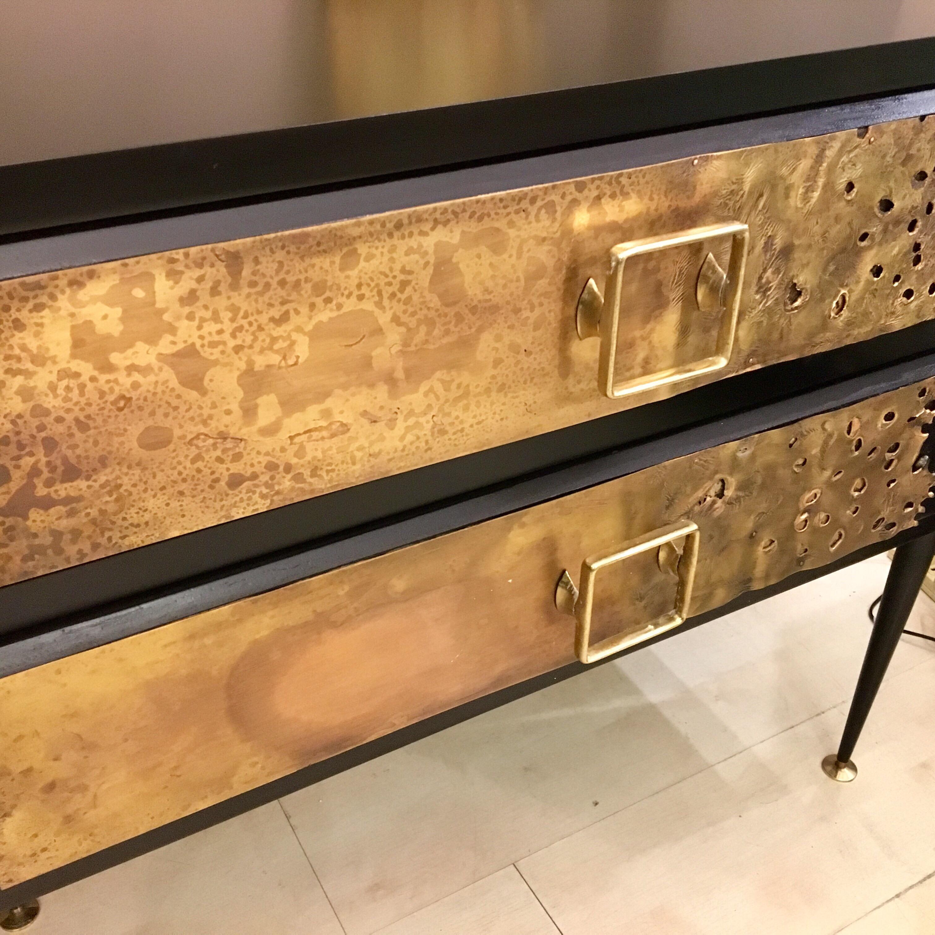 Chest of Drawers in Black Lacquered Wood Drawers with Brass Sculpture, 1970 In Excellent Condition In Florence, IT