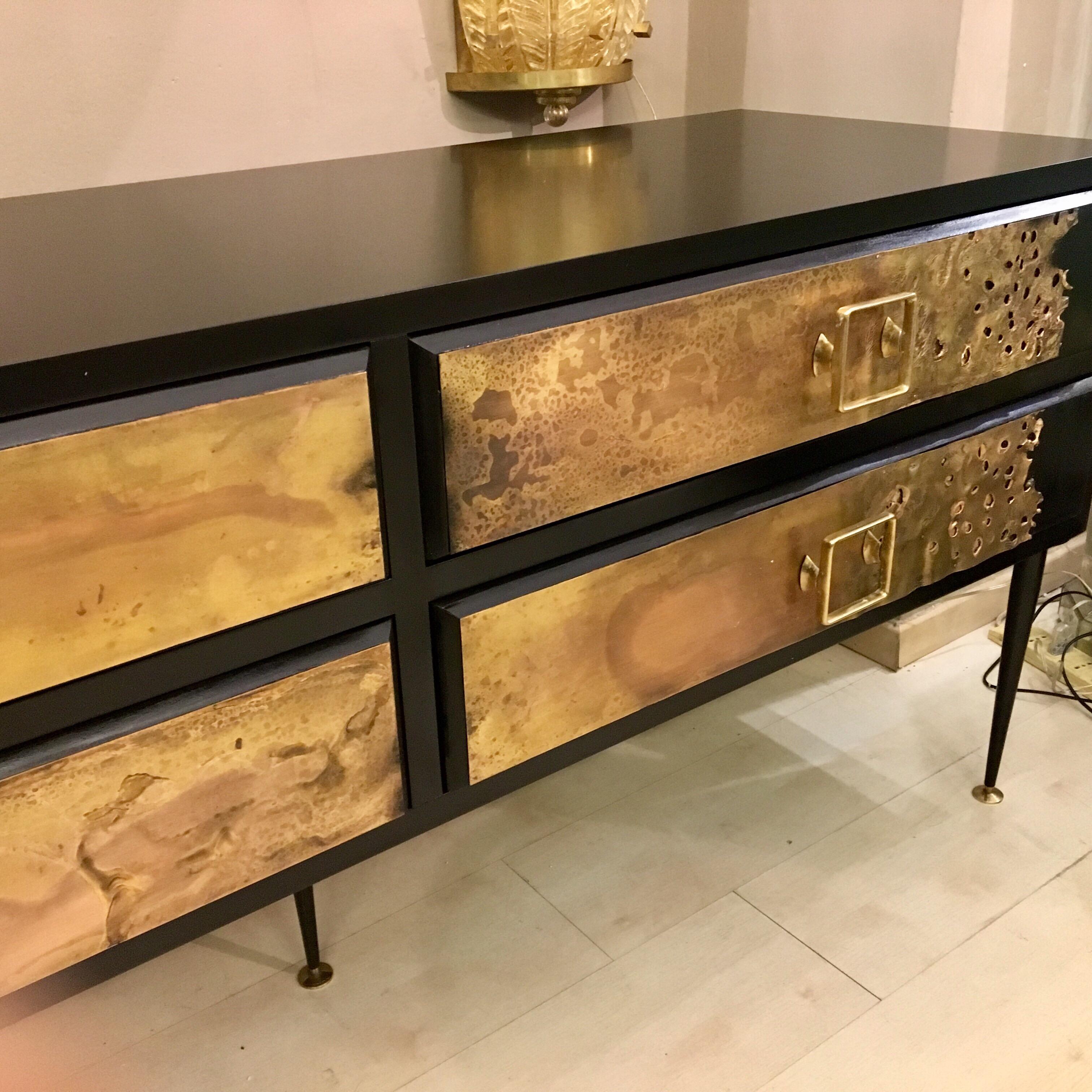 Late 20th Century Chest of Drawers in Black Lacquered Wood Drawers with Brass Sculpture, 1970