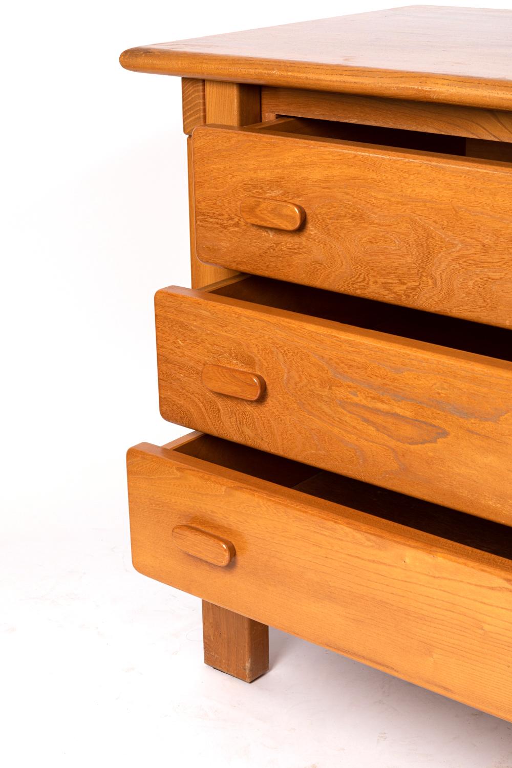 Chest of Drawers in Elm, 1960s For Sale 2