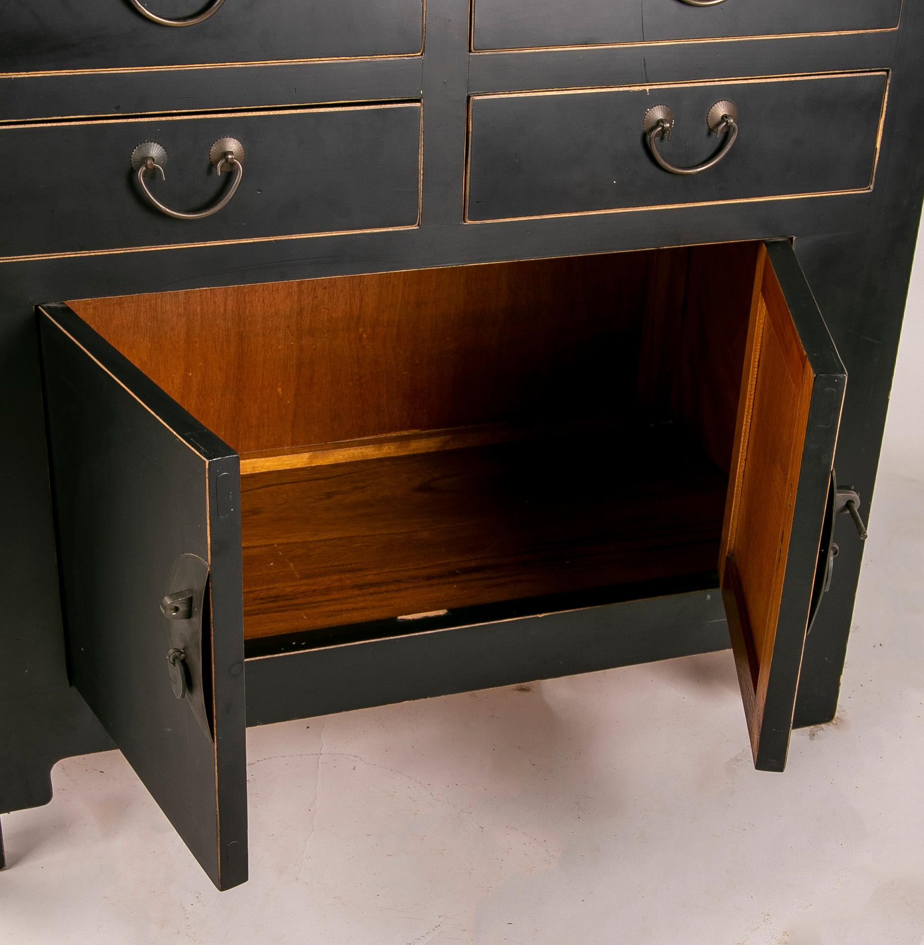 Chest of Drawers in Lacquered Wood with Drawers and Metal Pulls For Sale 6
