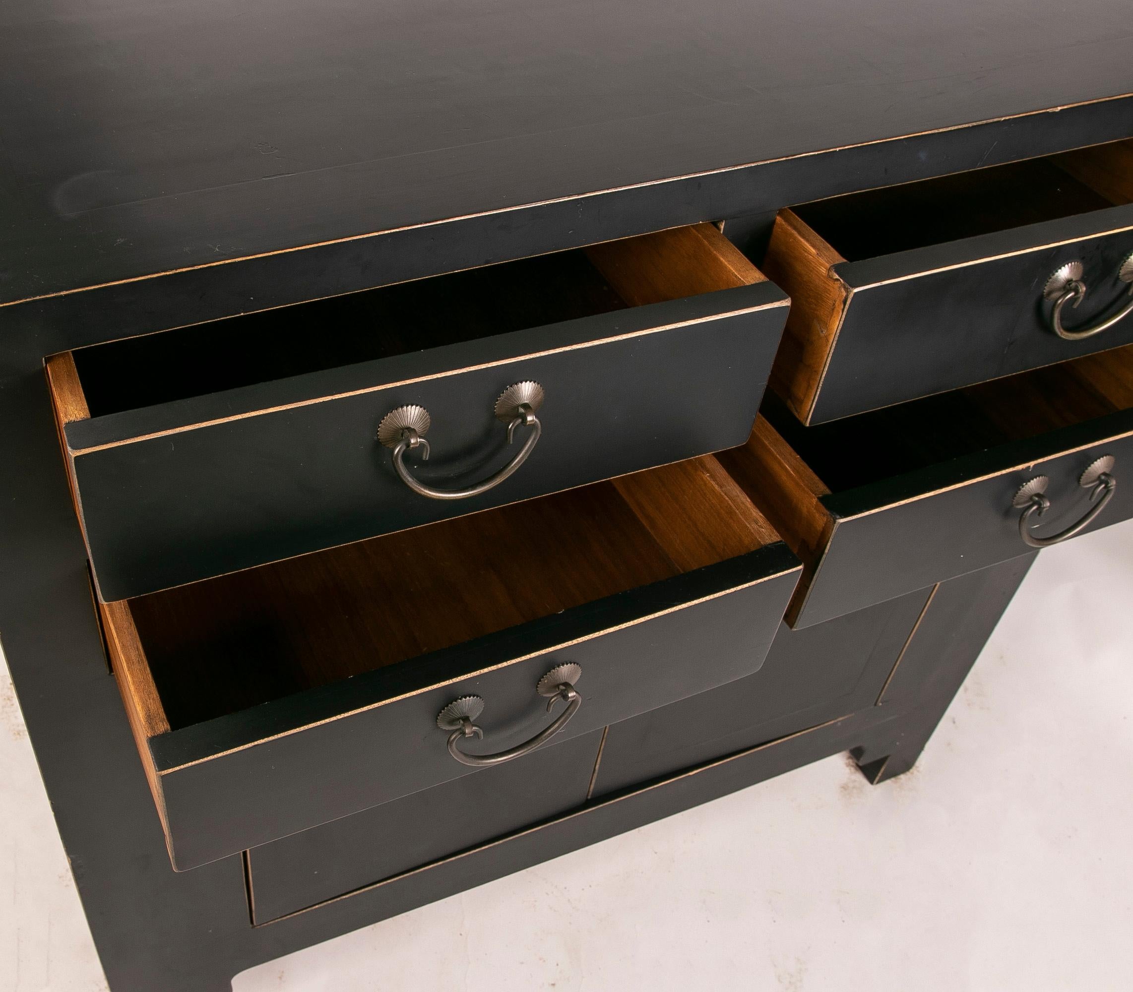 Chest of Drawers in Lacquered Wood with Drawers and Metal Pulls For Sale 4