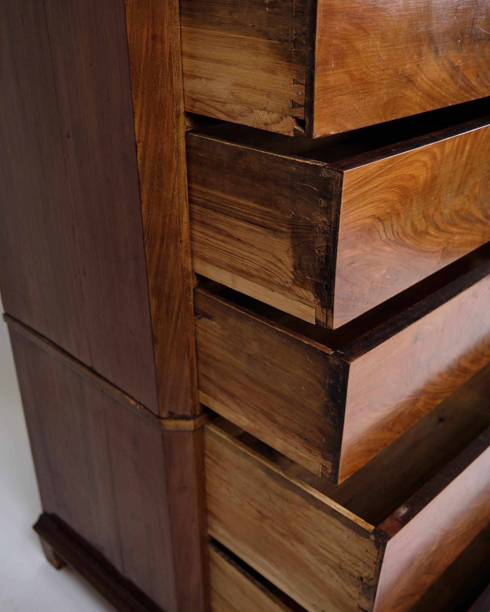 Danese Cassettiera in mogano con 7 cassetti  Dal 1860 in vendita