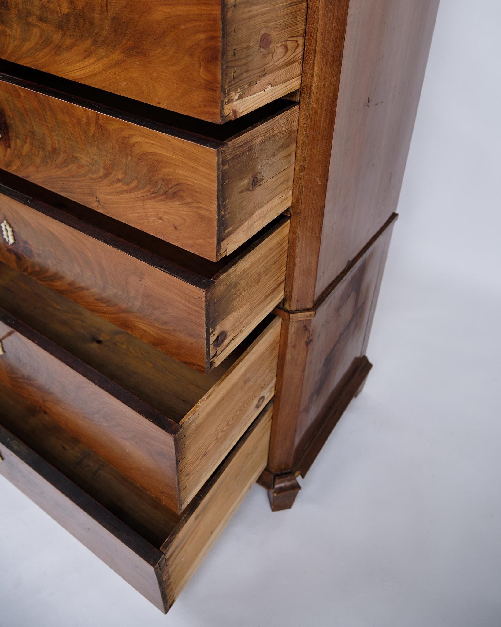 Lucidato Cassettiera in mogano con 7 cassetti  Dal 1860 in vendita