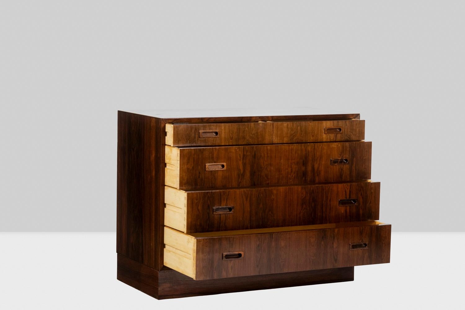 Chest of drawers in rosewood, 1970′ For Sale 7