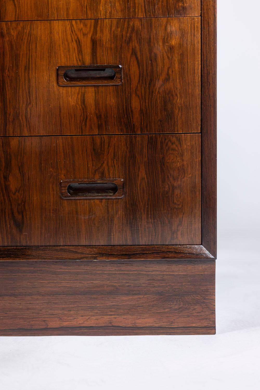 Chest of drawers in rosewood, 1970′ In Good Condition For Sale In Saint-Ouen, FR