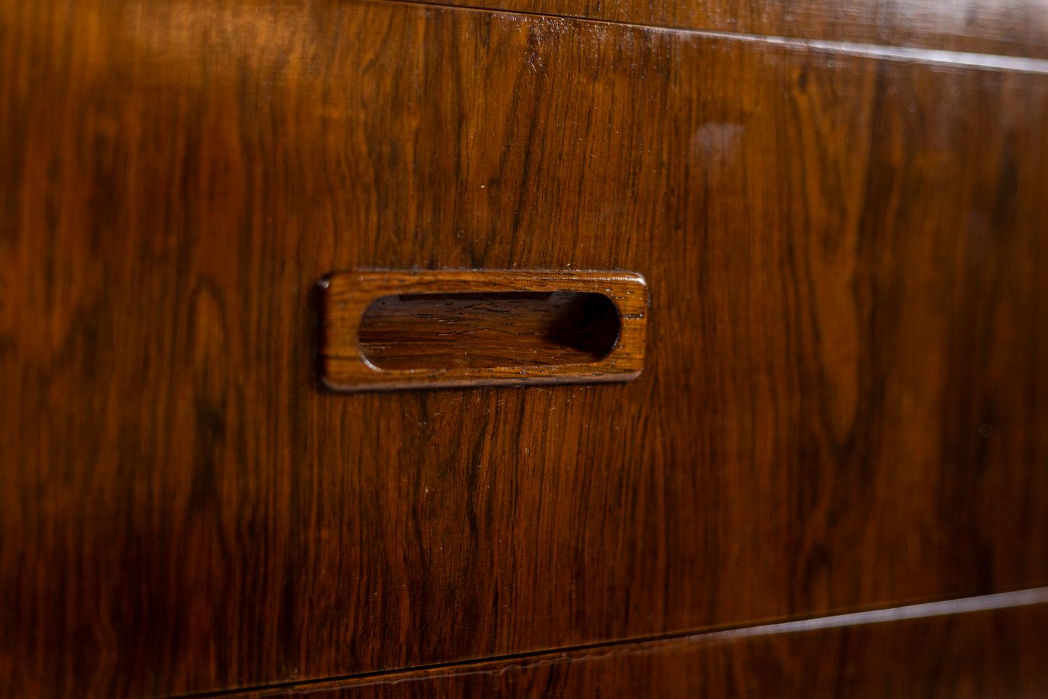 Chest of drawers in rosewood, 1970′ For Sale 1