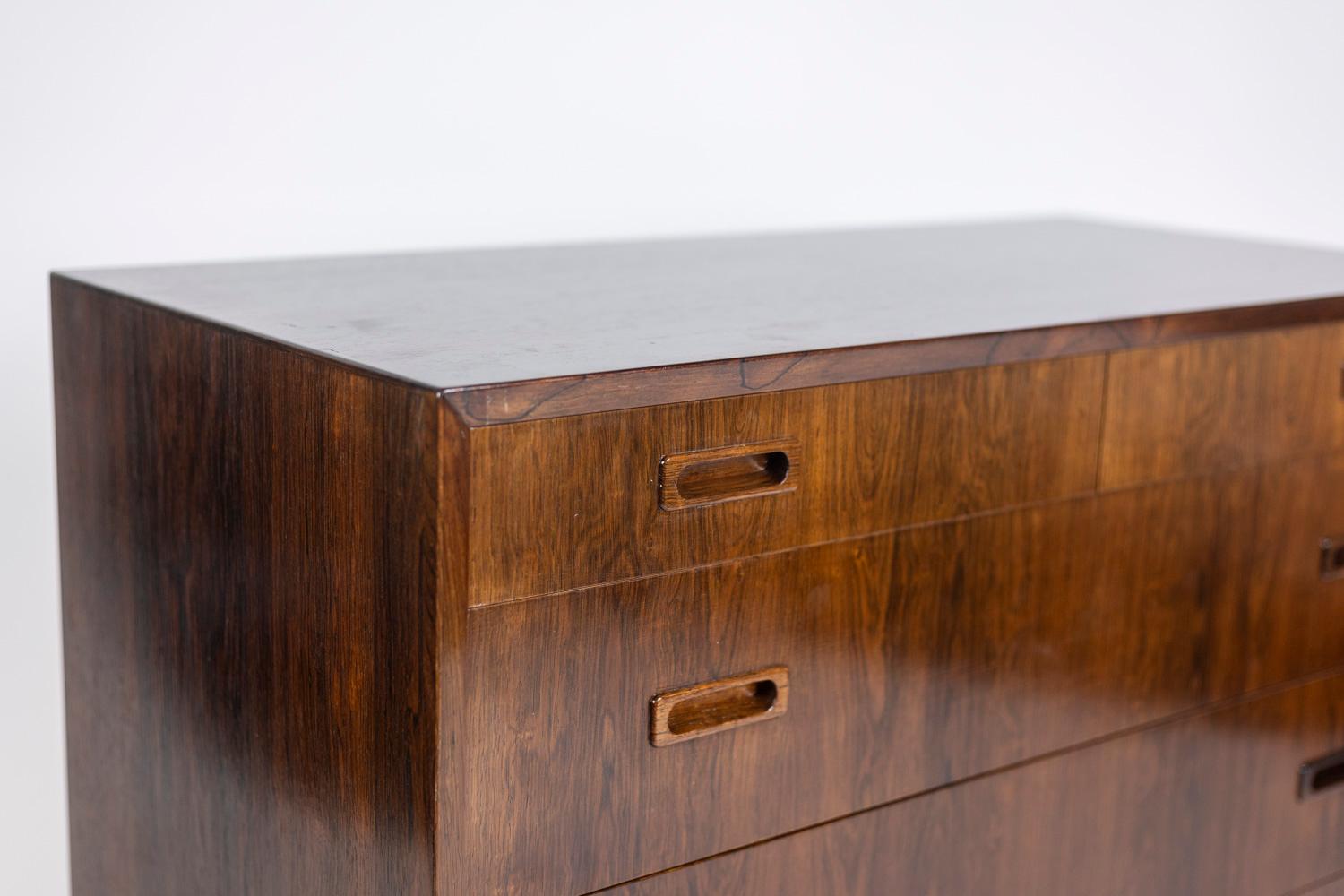 Chest of drawers in rosewood, 1970′ For Sale 3