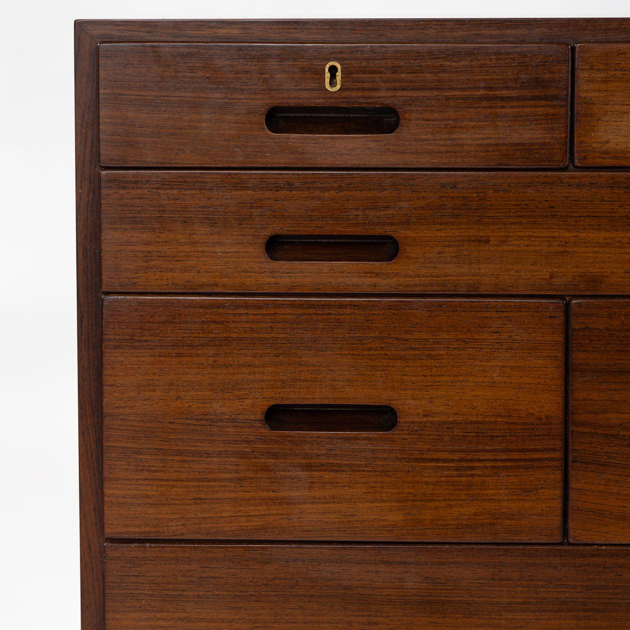 Danish Chest of drawers in rosewood by Kai Winding For Sale