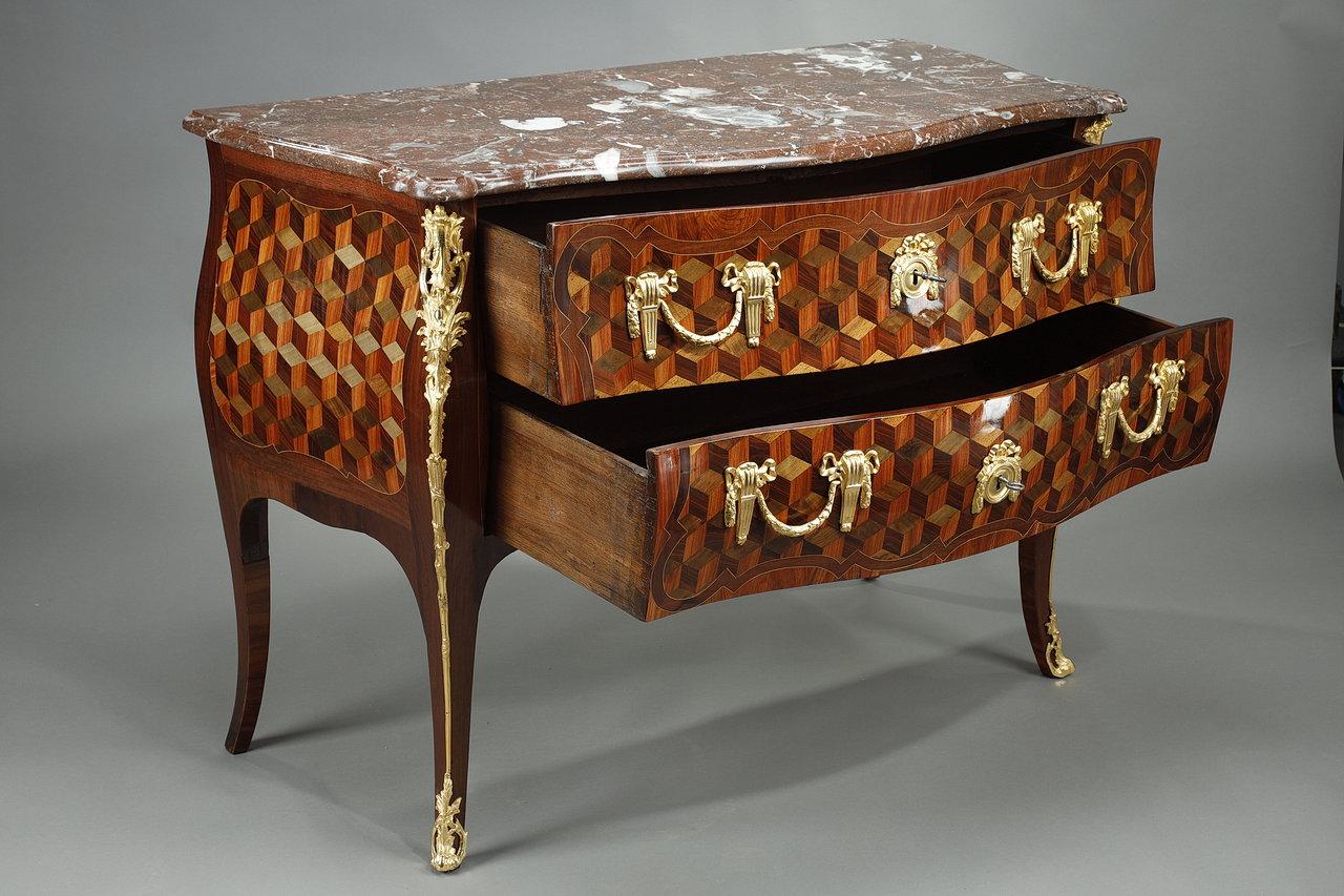 French Chest of Drawers in Rosewood Veneer with Oeben Marquetry, Louis XV Period For Sale