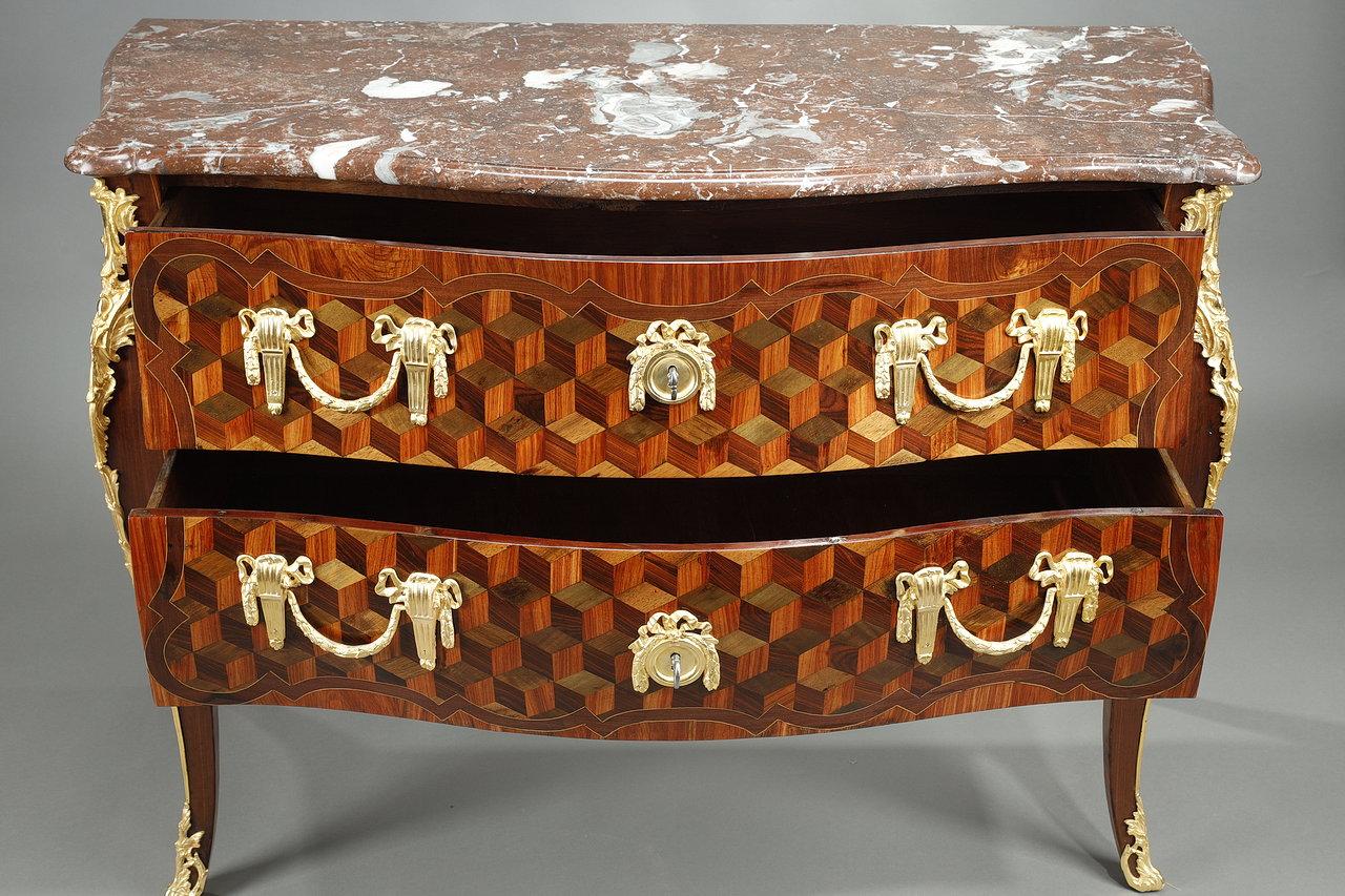 18th Century and Earlier Chest of Drawers in Rosewood Veneer with Oeben Marquetry, Louis XV Period For Sale