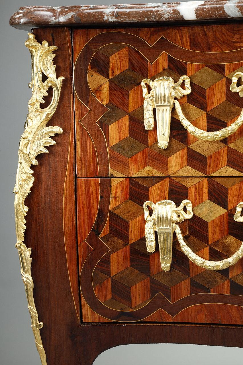Chest of Drawers in Rosewood Veneer with Oeben Marquetry, Louis XV Period For Sale 2