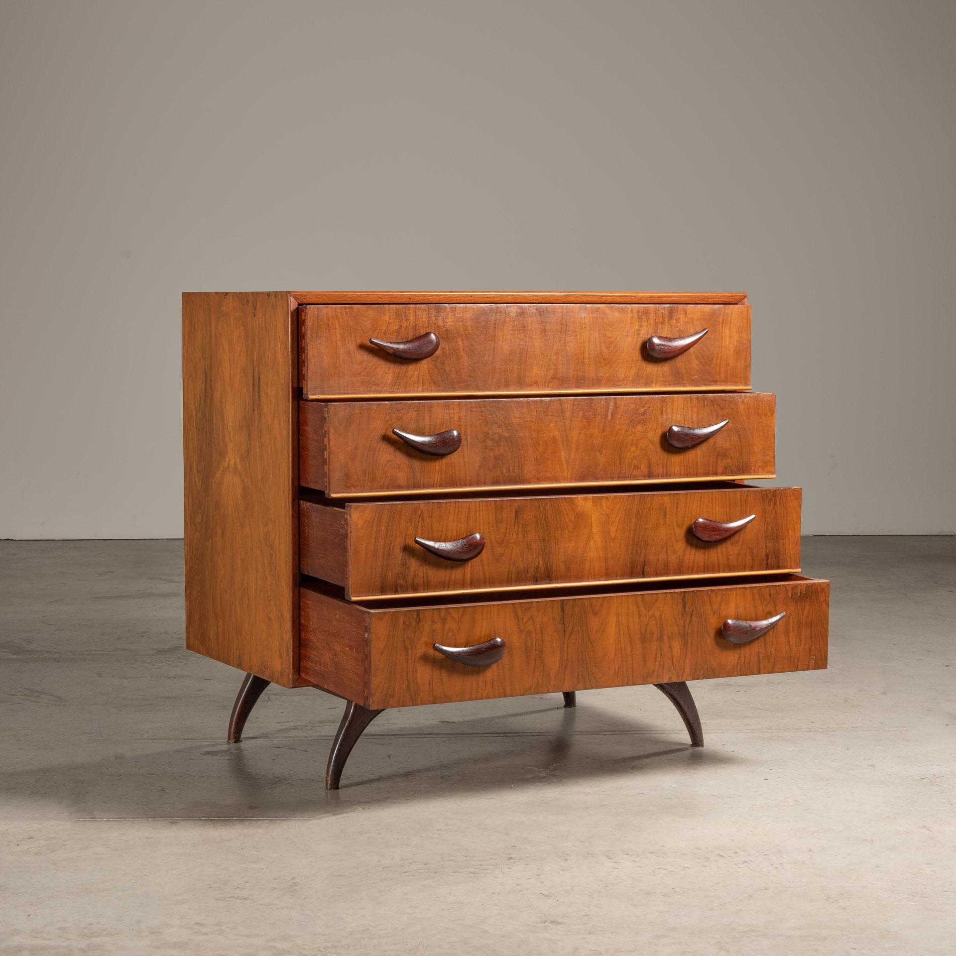 Chest of Drawers in Solid Hardwood, by Móveis Cimo, Brazilian Mid-Century Modern In Good Condition For Sale In Sao Paulo, SP