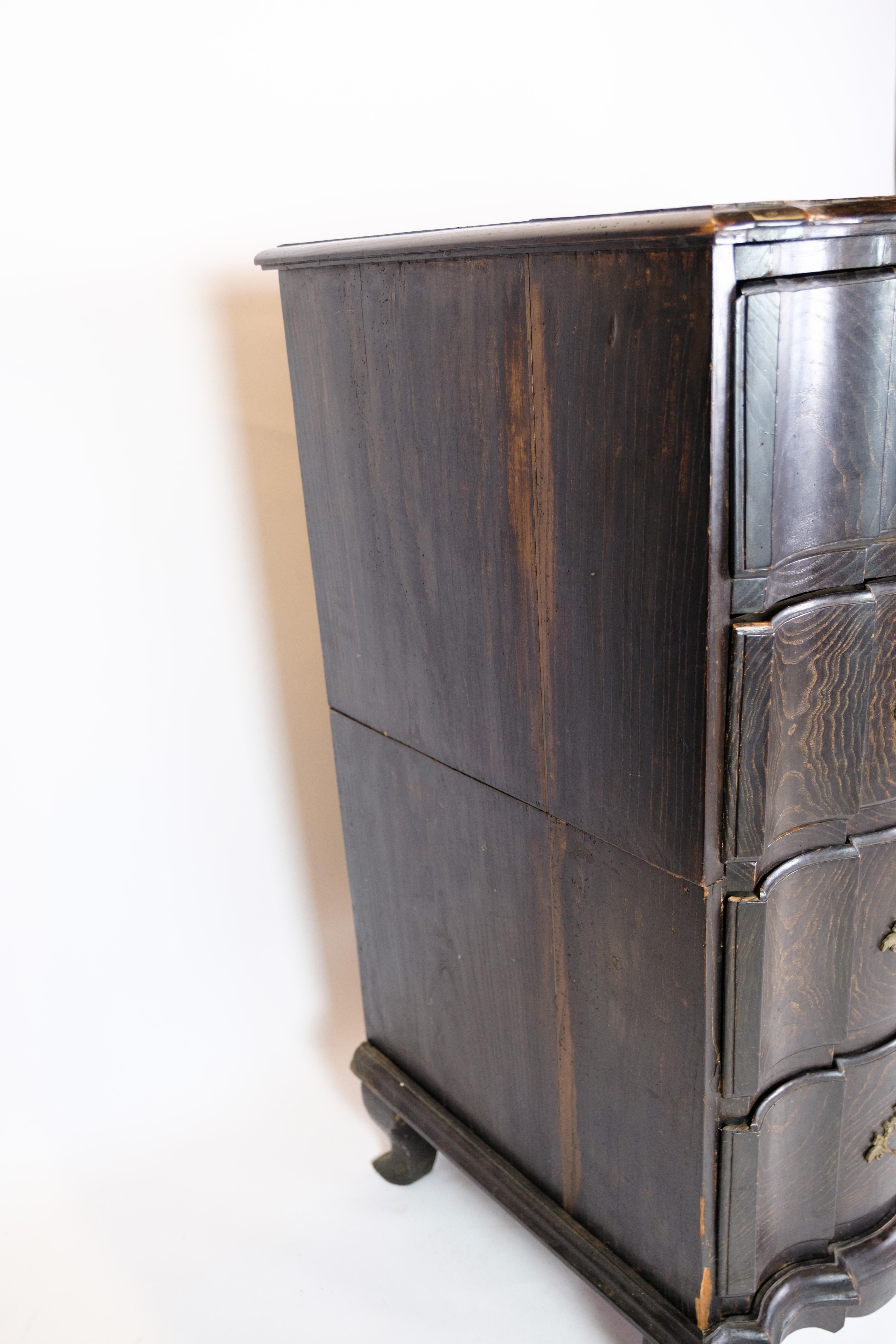 Baroque Chest of drawers in Stained oak with Brass from the 19th century For Sale