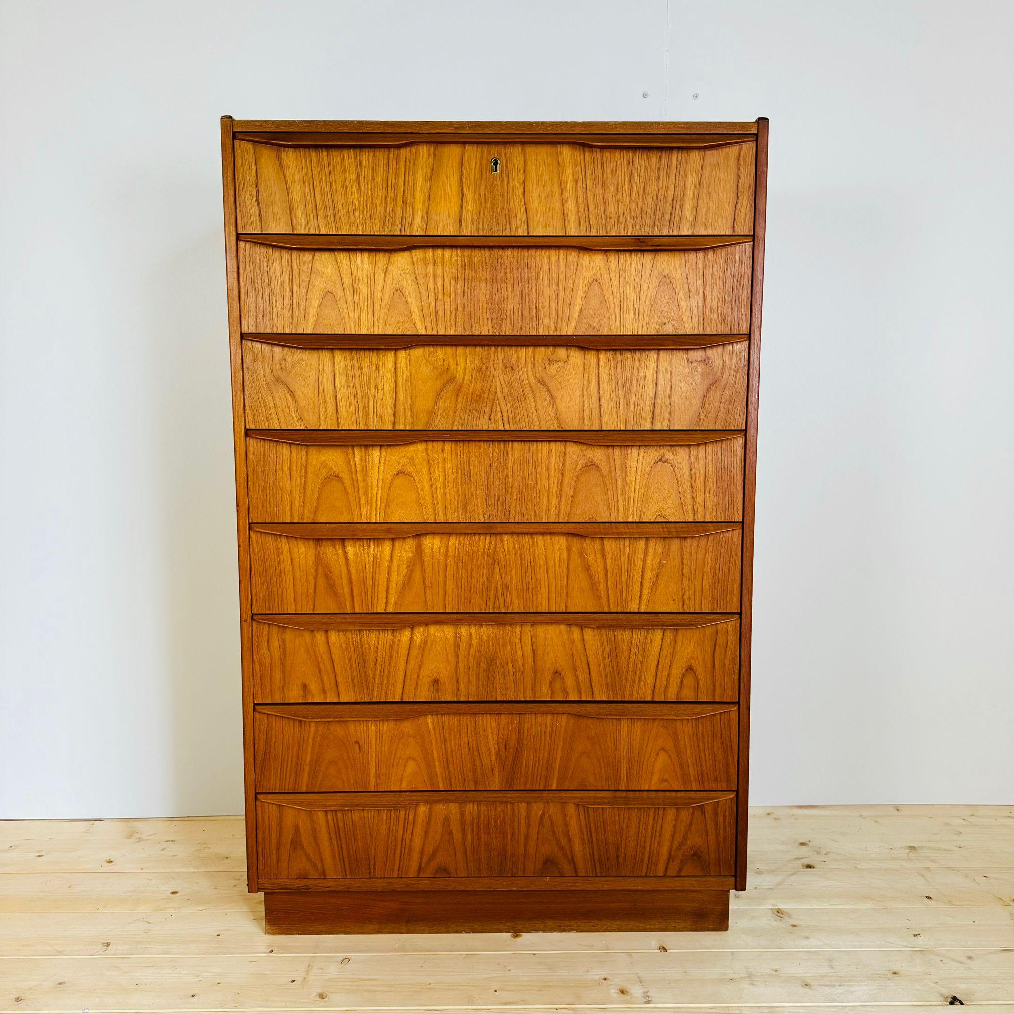Danish Commode en teck, Danemark années 1960 en vente