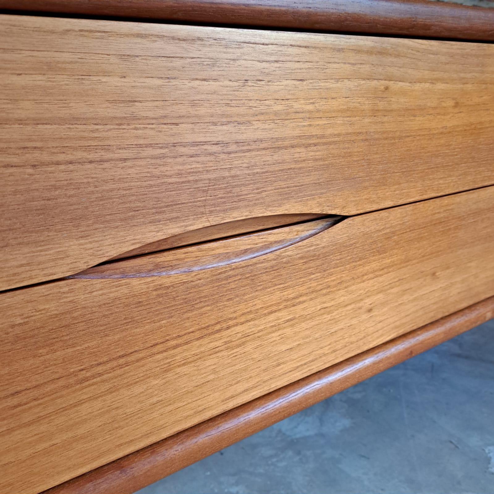 Cassettiera in legno di teak, Danimarca, 1960 In condizioni buone in vendita a Torino, IT