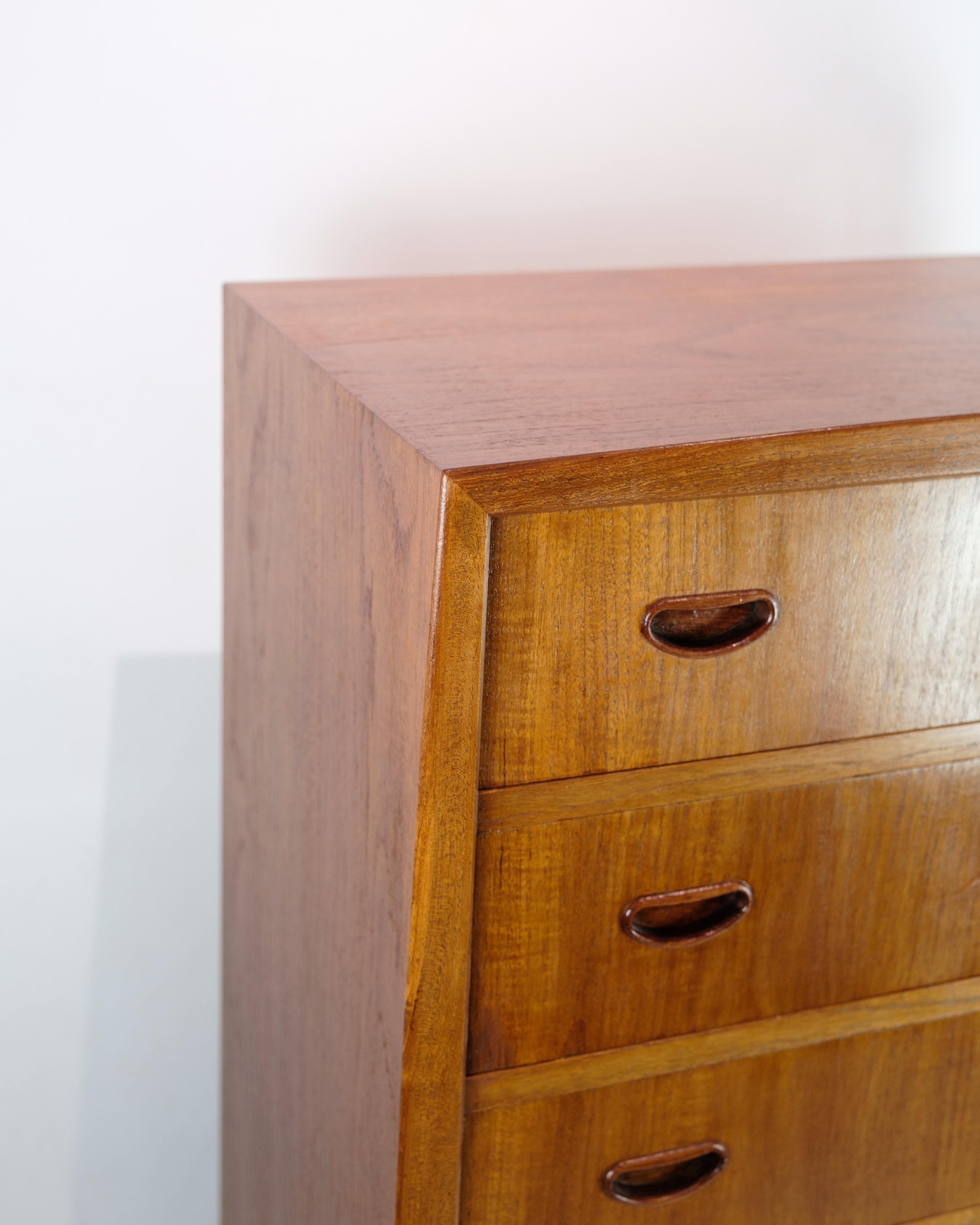 Chest of Drawers in Teak Wood of Danish Design From The 1960's  In Good Condition For Sale In Lejre, DK