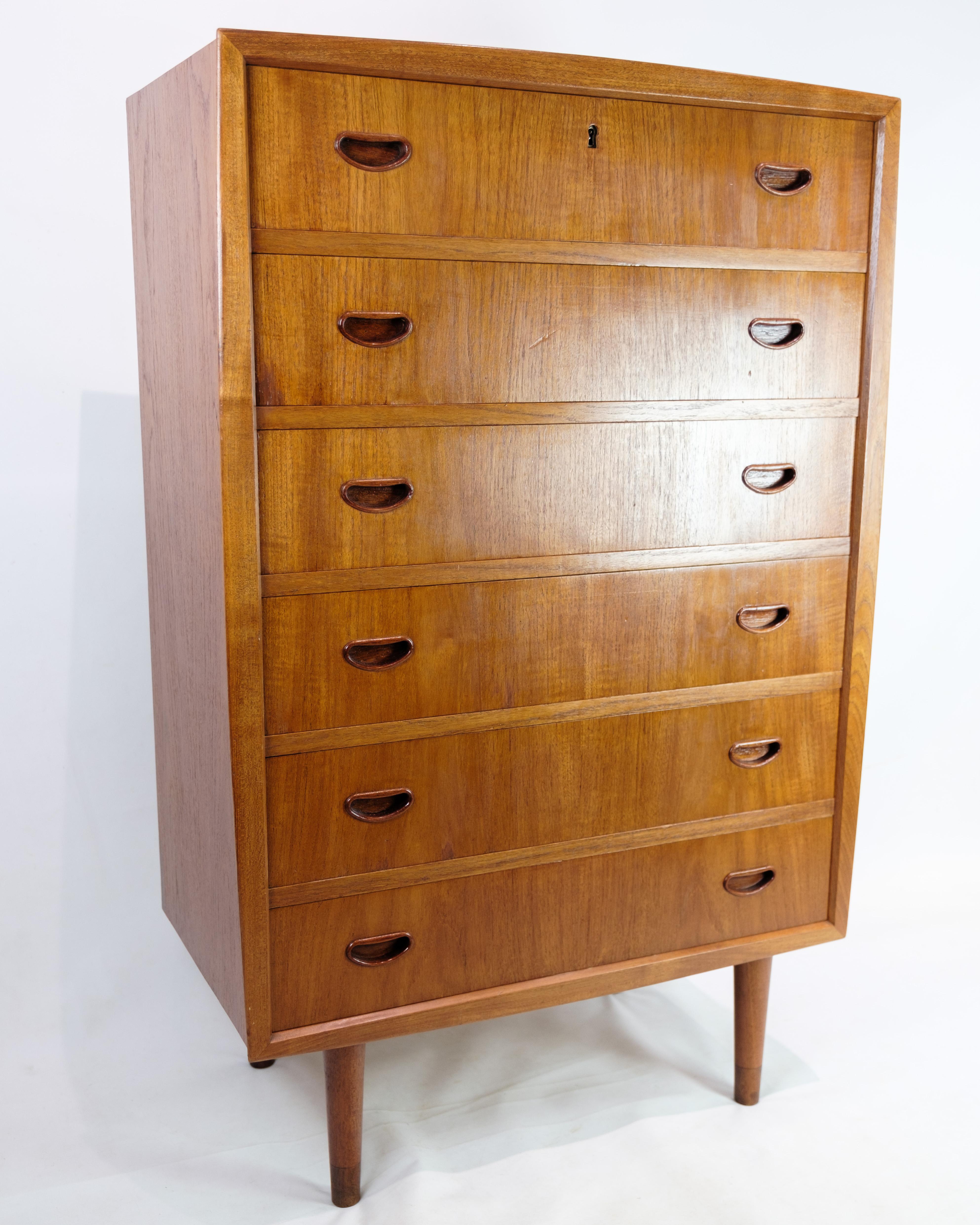 Mid-20th Century Chest of Drawers in Teak Wood of Danish Design From The 1960's  For Sale