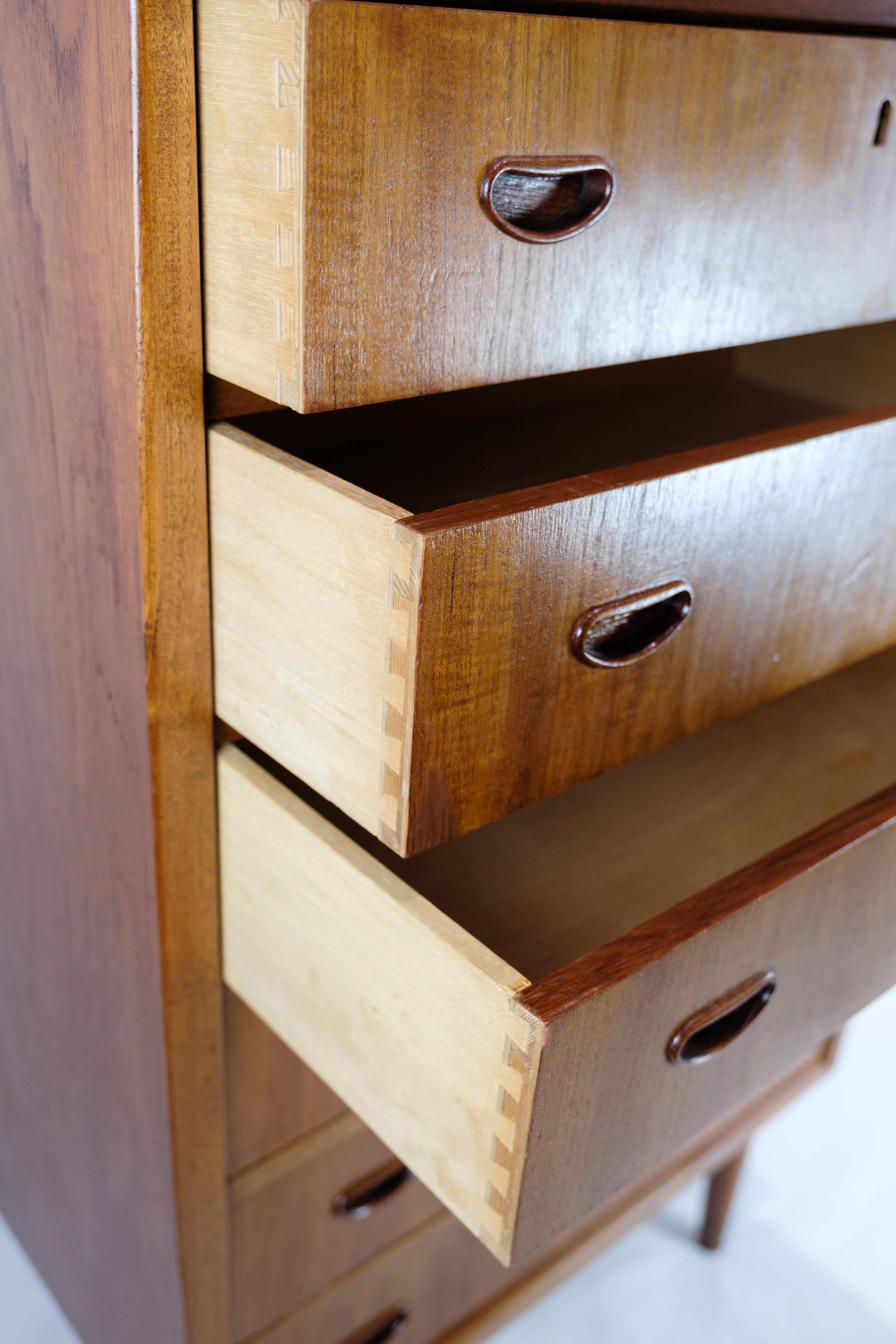 Chest of Drawers in Teak Wood of Danish Design From The 1960's  For Sale 3