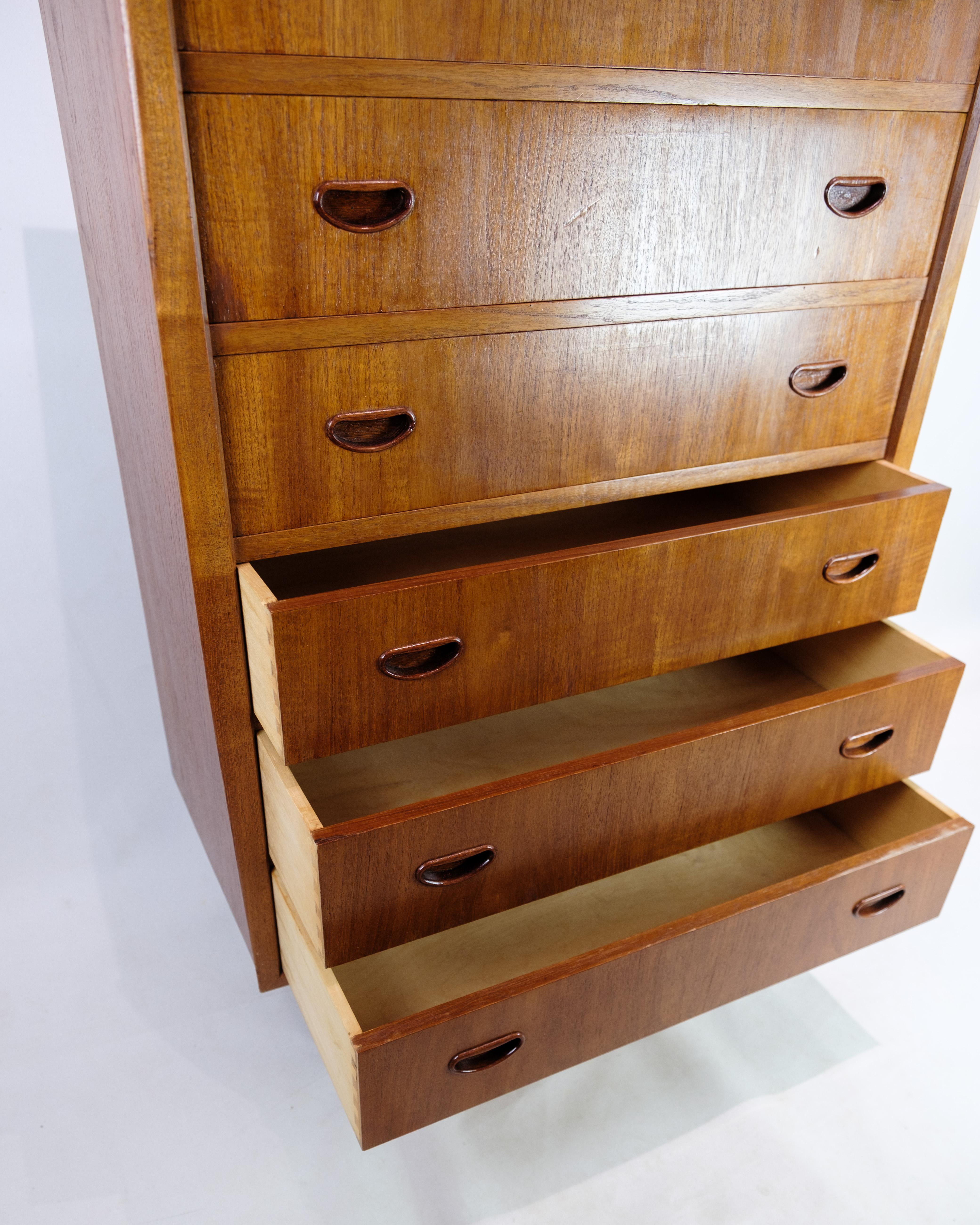 Chest of Drawers in Teak Wood of Danish Design From The 1960's  For Sale 4