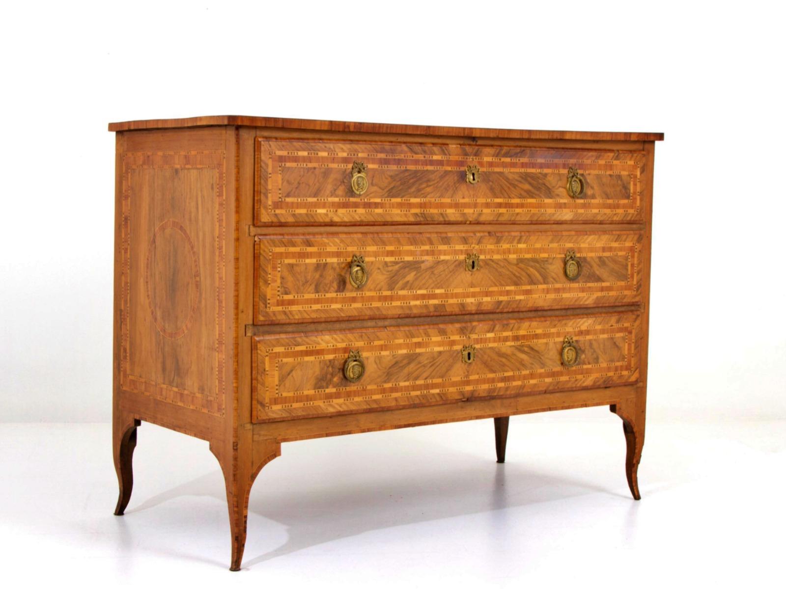 Italian Chest of Drawers in Various Woods Northern Italy, 18th Century For Sale