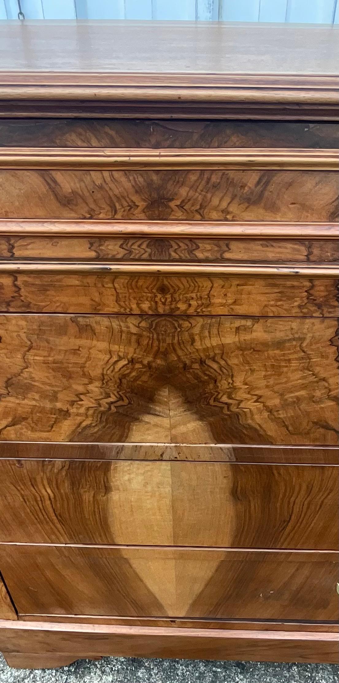 Late 19th Century French Walnut and Burl Walnut Chest of Drawers – Loire Valley


Elegant French walnut and burl walnut chest of drawers, dating from the late 19th century, in a clean late Louis-Philippe style announcing the transition towards the