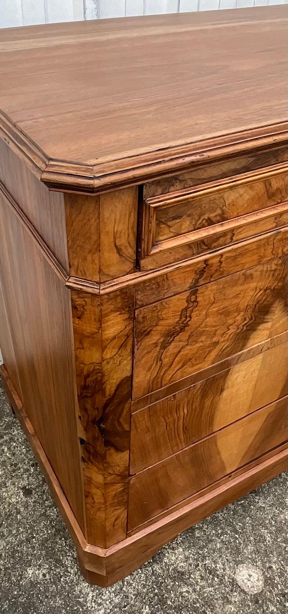 Chest Of Drawers In Walnut And Burr Walnut, Late 19th Century For Sale 3