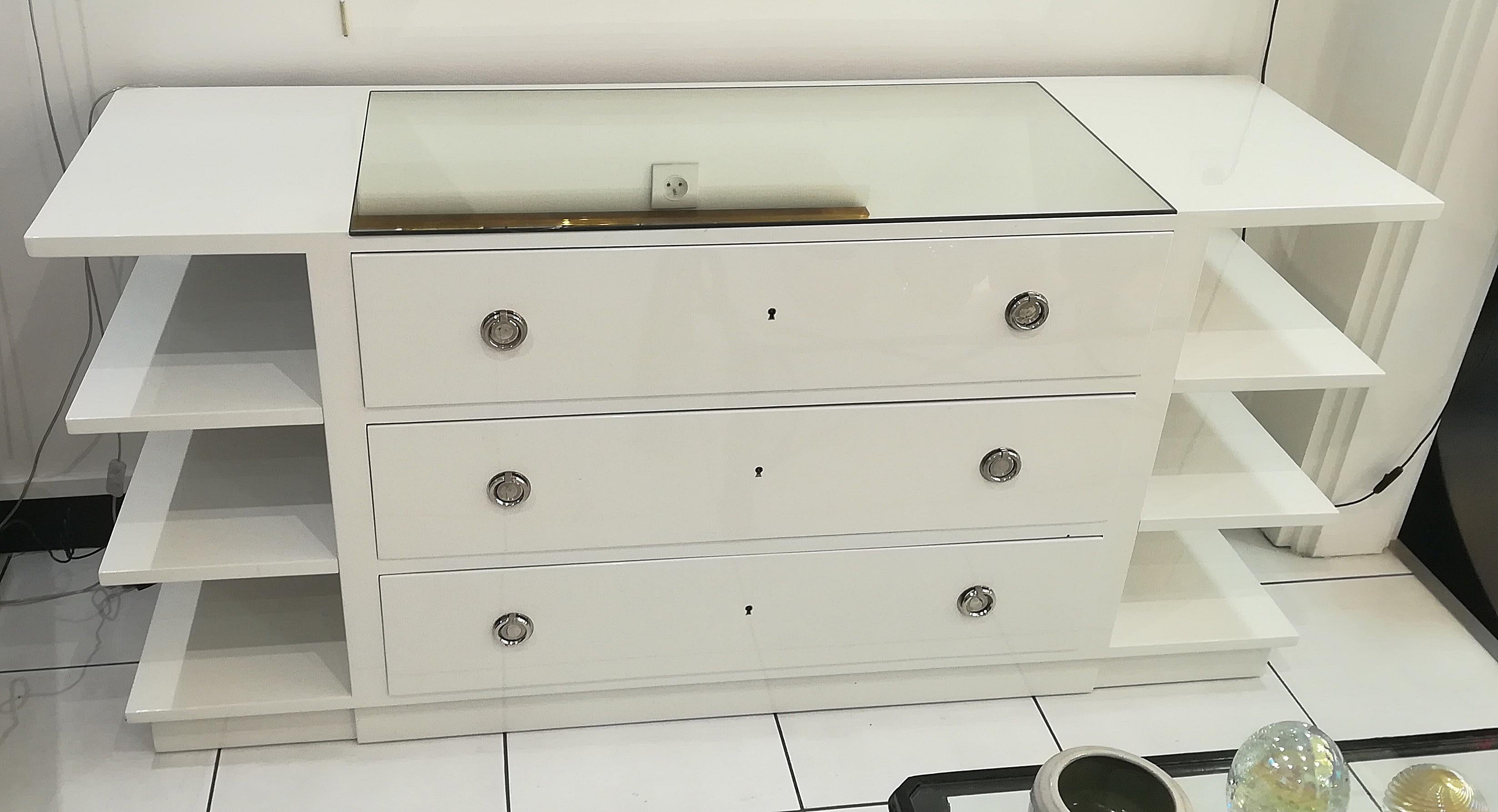 Chest of Drawers in White Lacquered Wood, circa 1970 For Sale 5