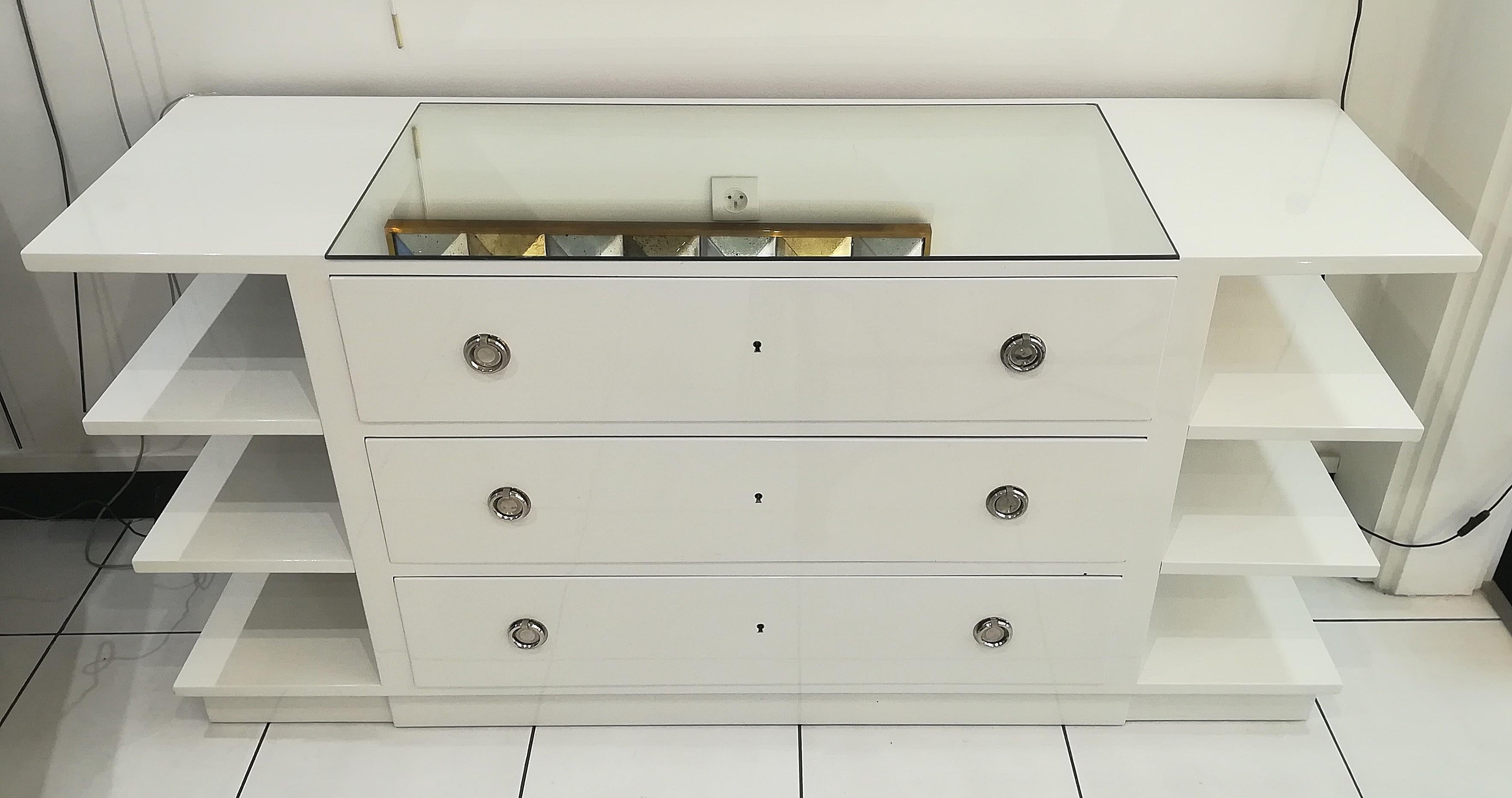 Chest of Drawers in White Lacquered Wood, circa 1970 For Sale 7