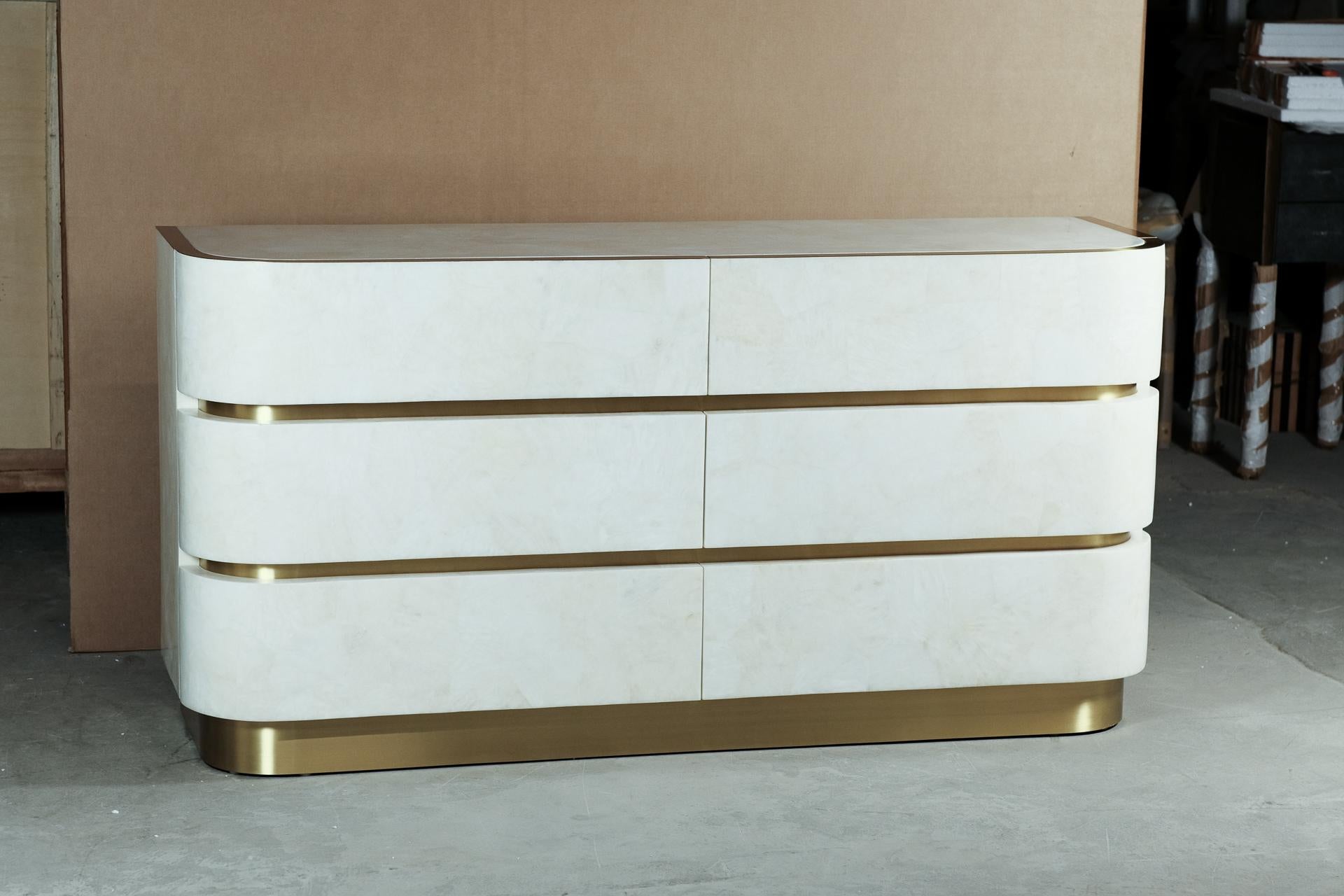 French Chest of drawers in White Rock Crystal and Brass by Ginger Brown For Sale