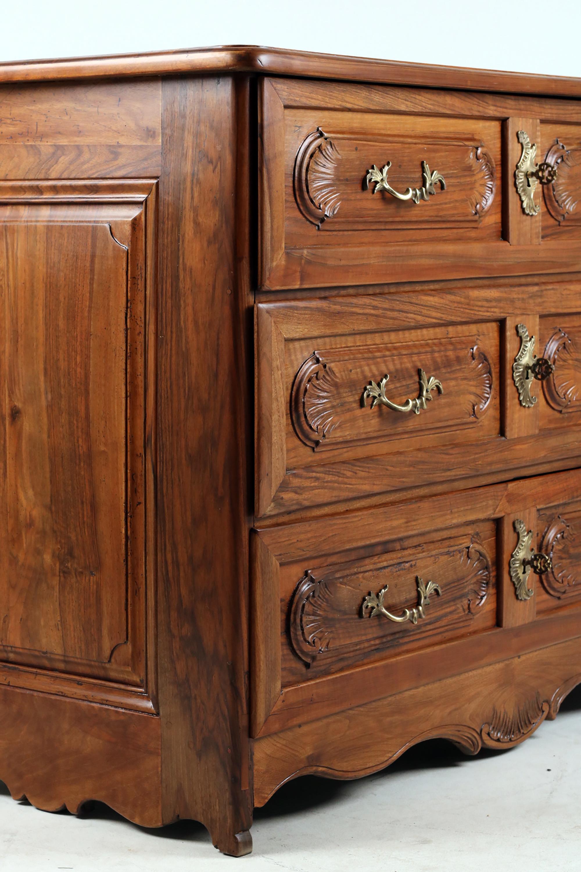 Chest of Drawers, Late xviii Century, Louis XVI Style, France For Sale 1