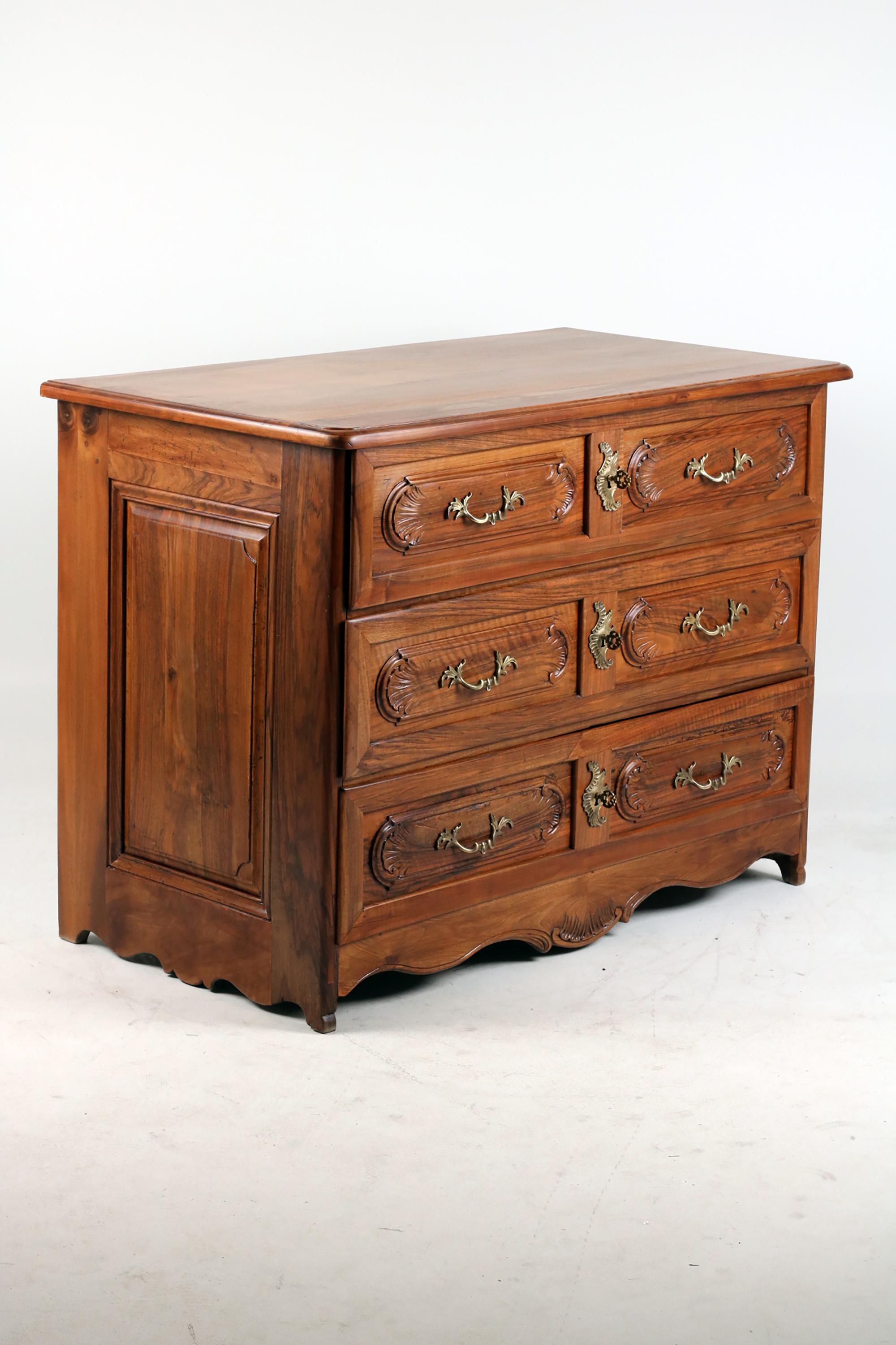Chest of Drawers, Late xviii Century, Louis XVI Style, France For Sale 2