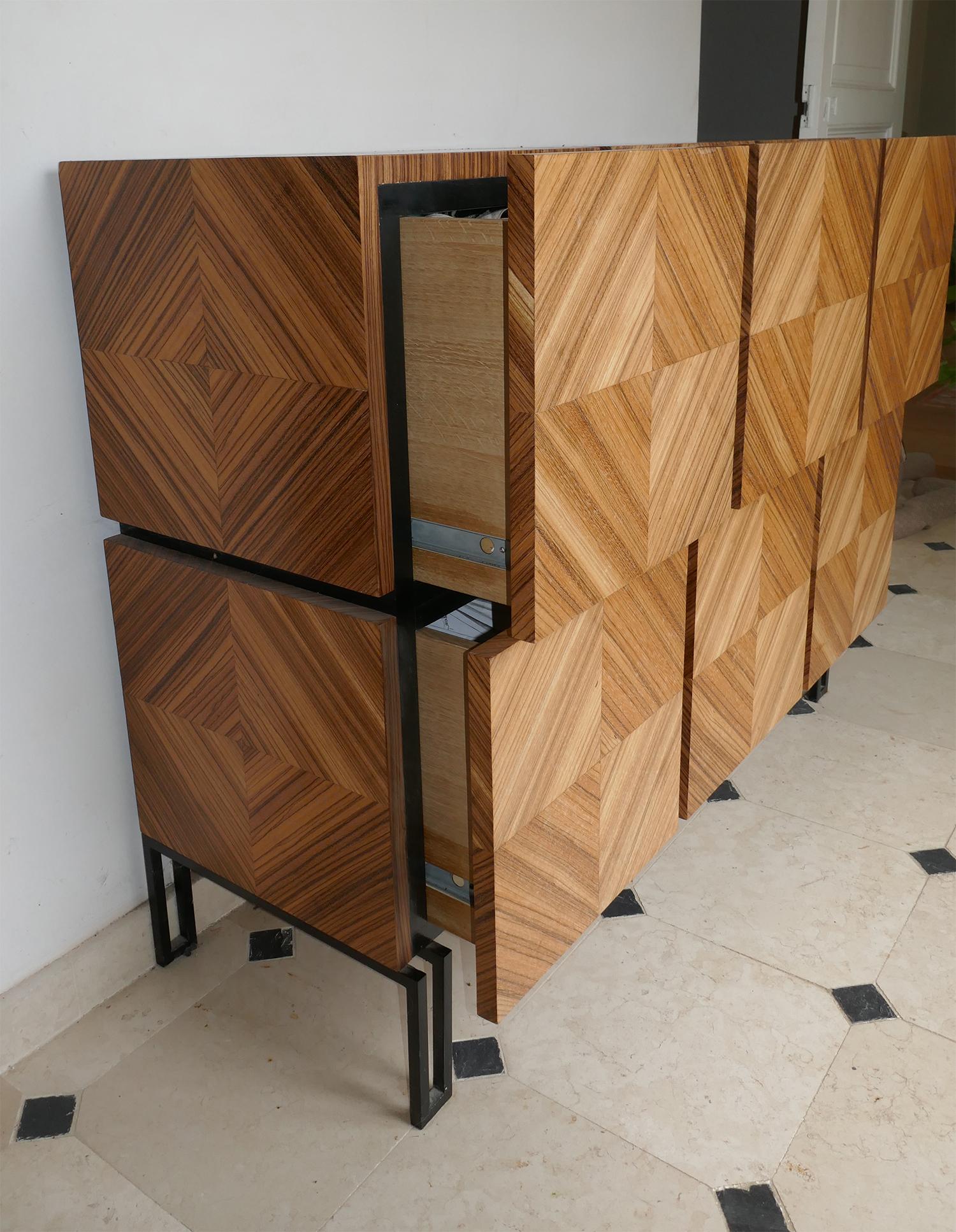 Contemporary Chest of Drawers 