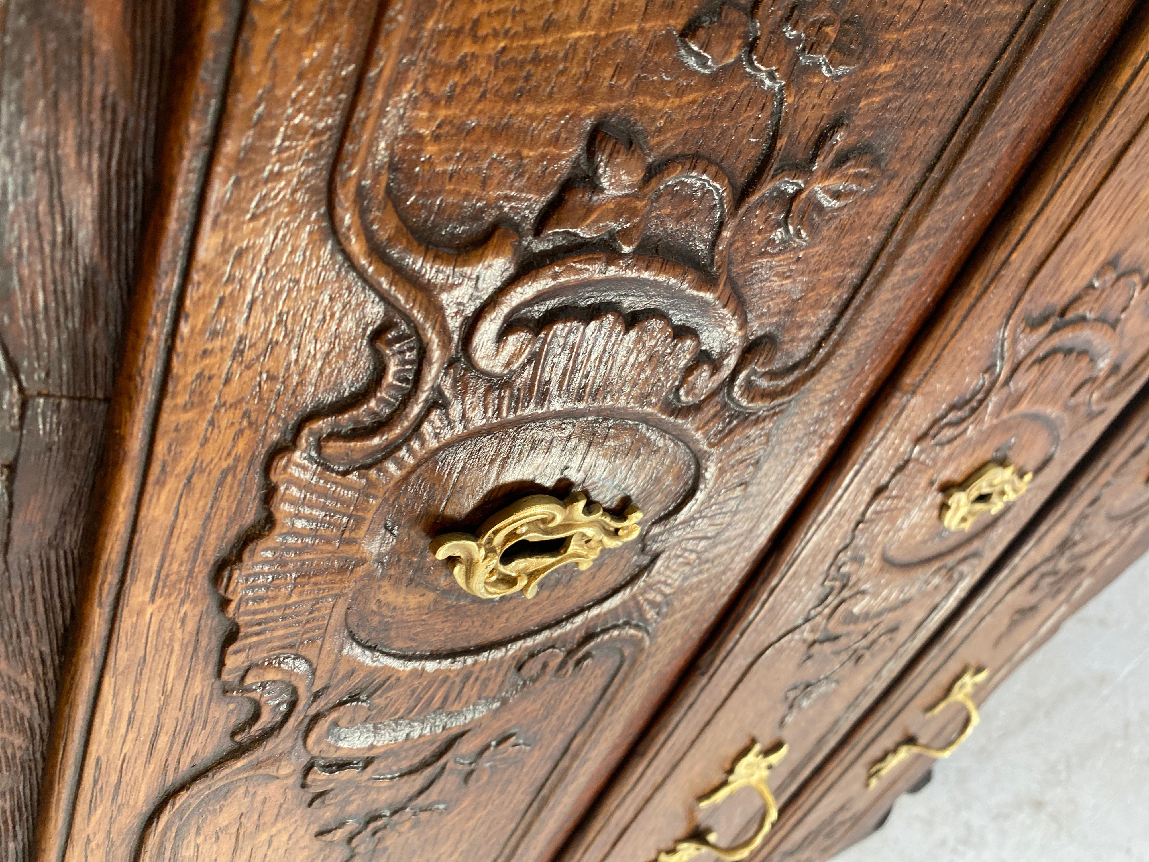 18th Century and Earlier chest of drawers louis xv late 18th century liegeoose in oak For Sale