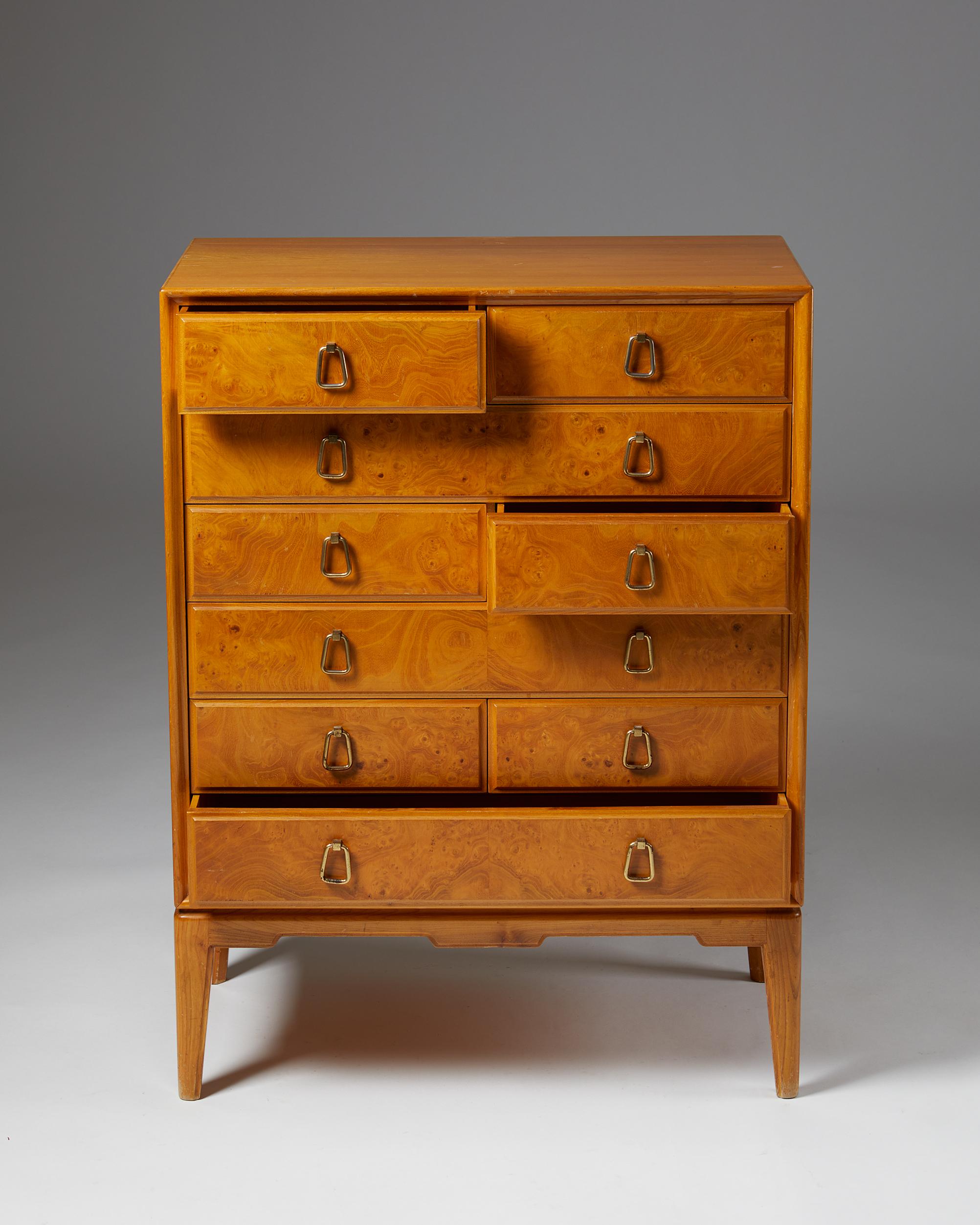 Mid-Century Modern Chest of Drawers Model 146 Designed by Carl-Axel Acking, Sweden 1940s For Sale